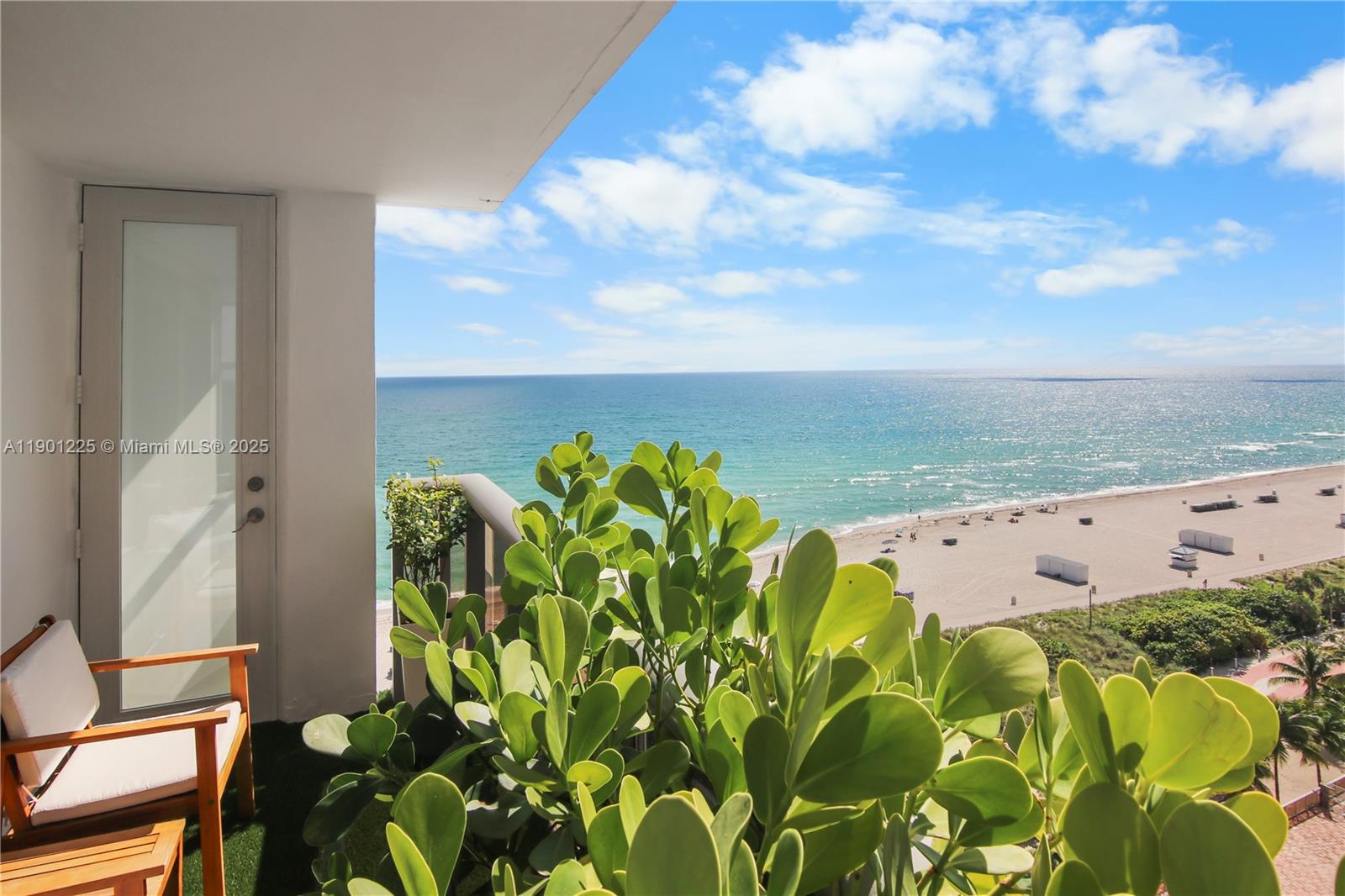 6039 Collins Ave #1402