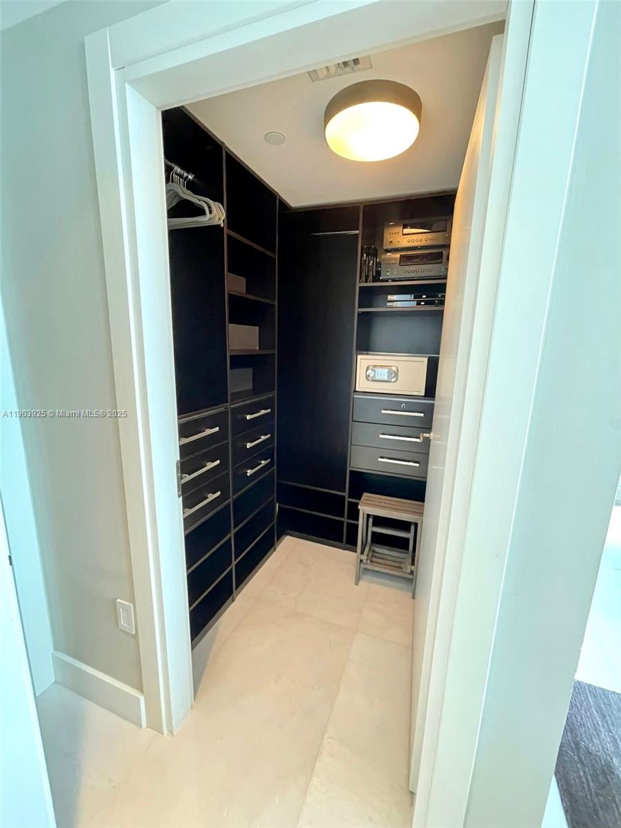 image Epic West Condo10