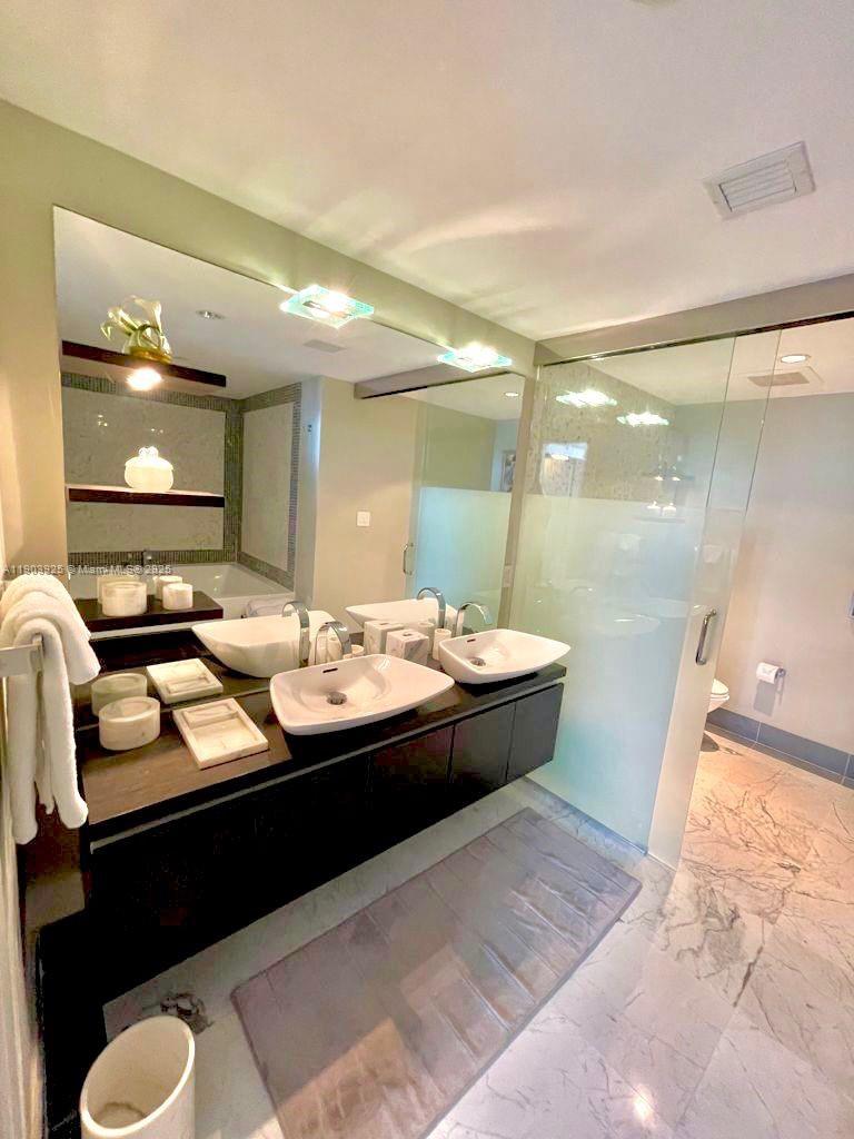 image Epic West Condo11