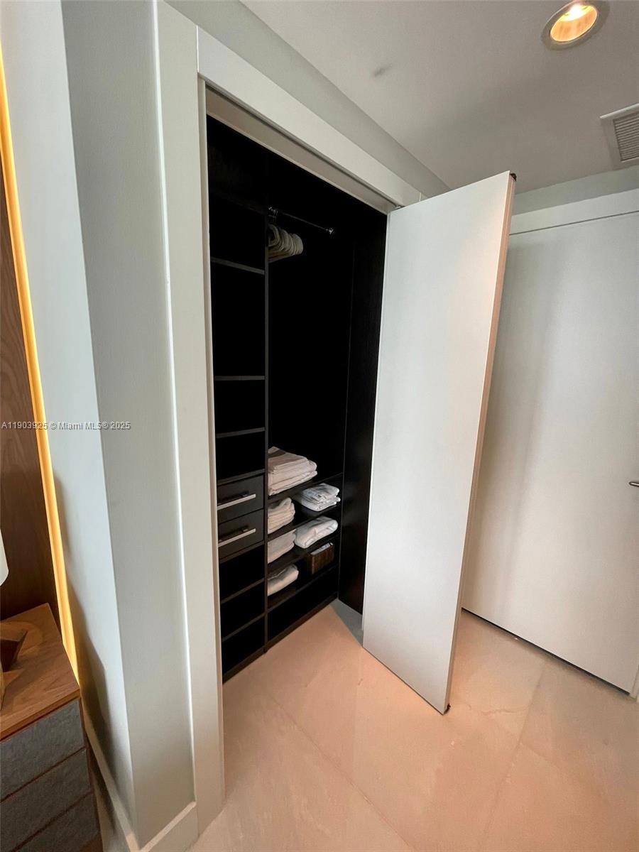 image Epic West Condo12