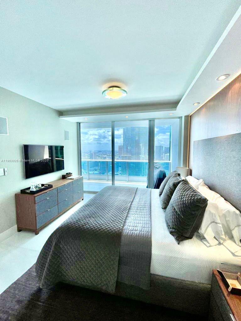 image Epic West Condo4