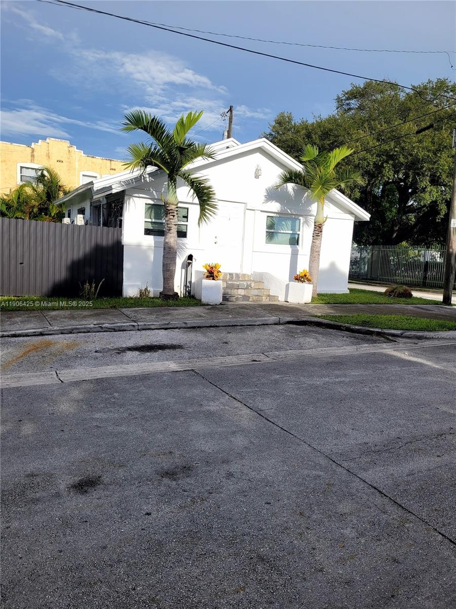 5720 NE Miami Pl Miami, FL 33137
