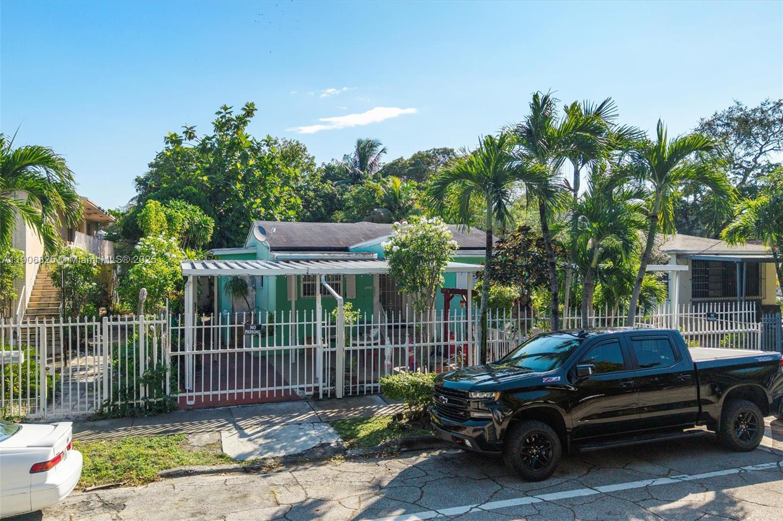 3421 NW 5th Ave Miami, FL 33127