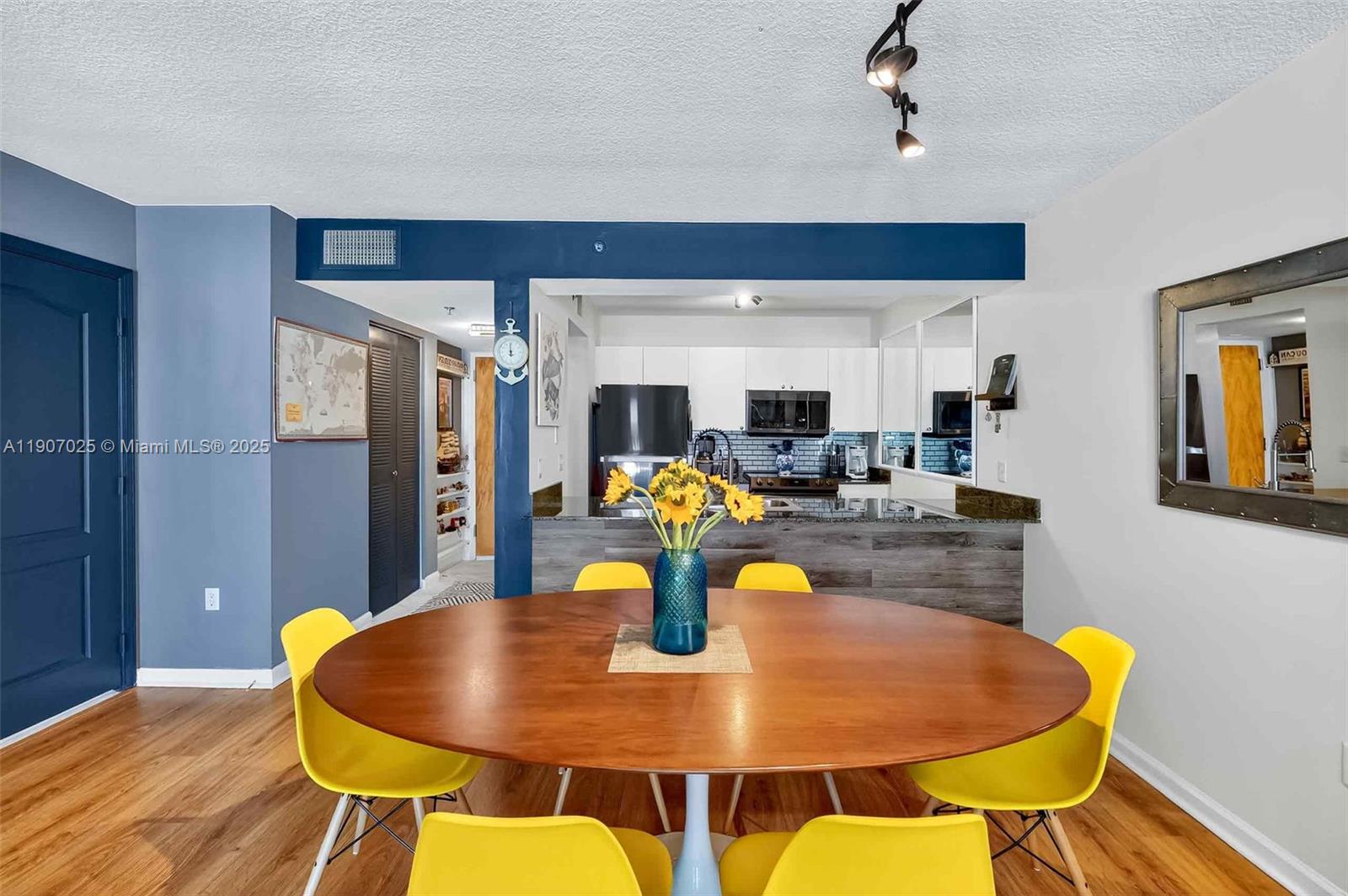 1200 Brickell Bay Dr #3914