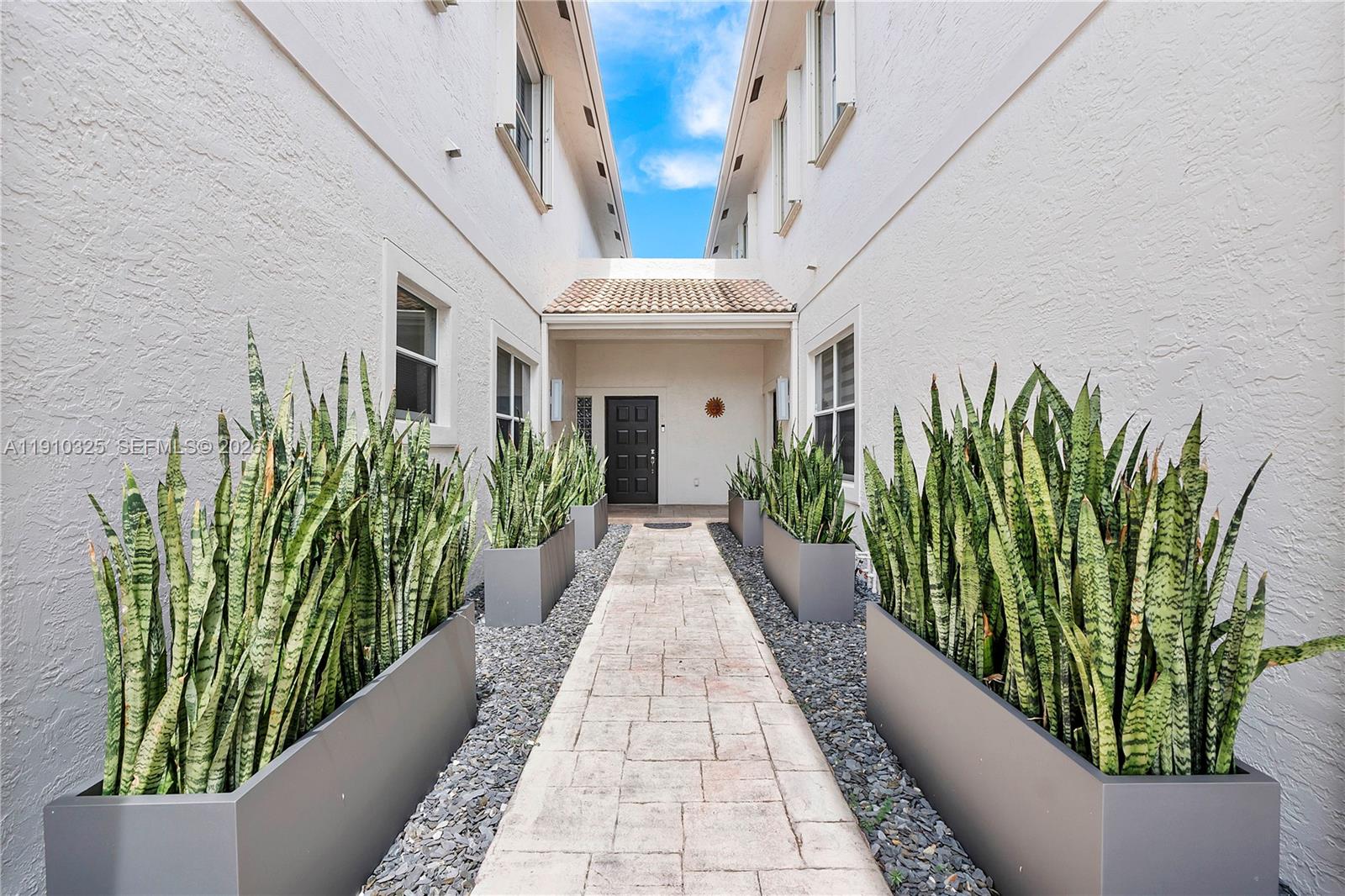 2737 NE 28th Ct #1 Lighthouse Point, FL 33064