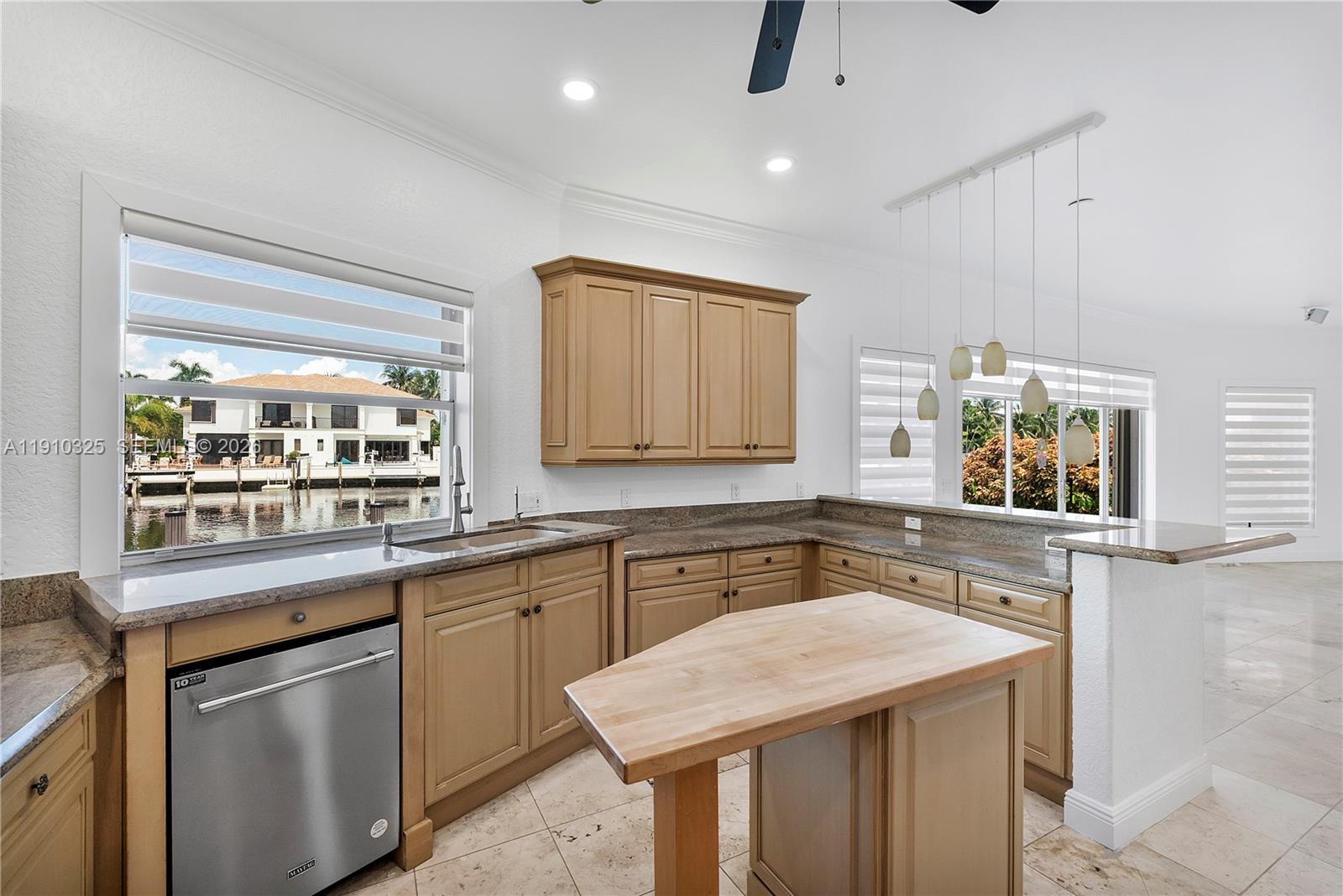 2737 NE 28th Ct #1 Lighthouse Point, FL 33064