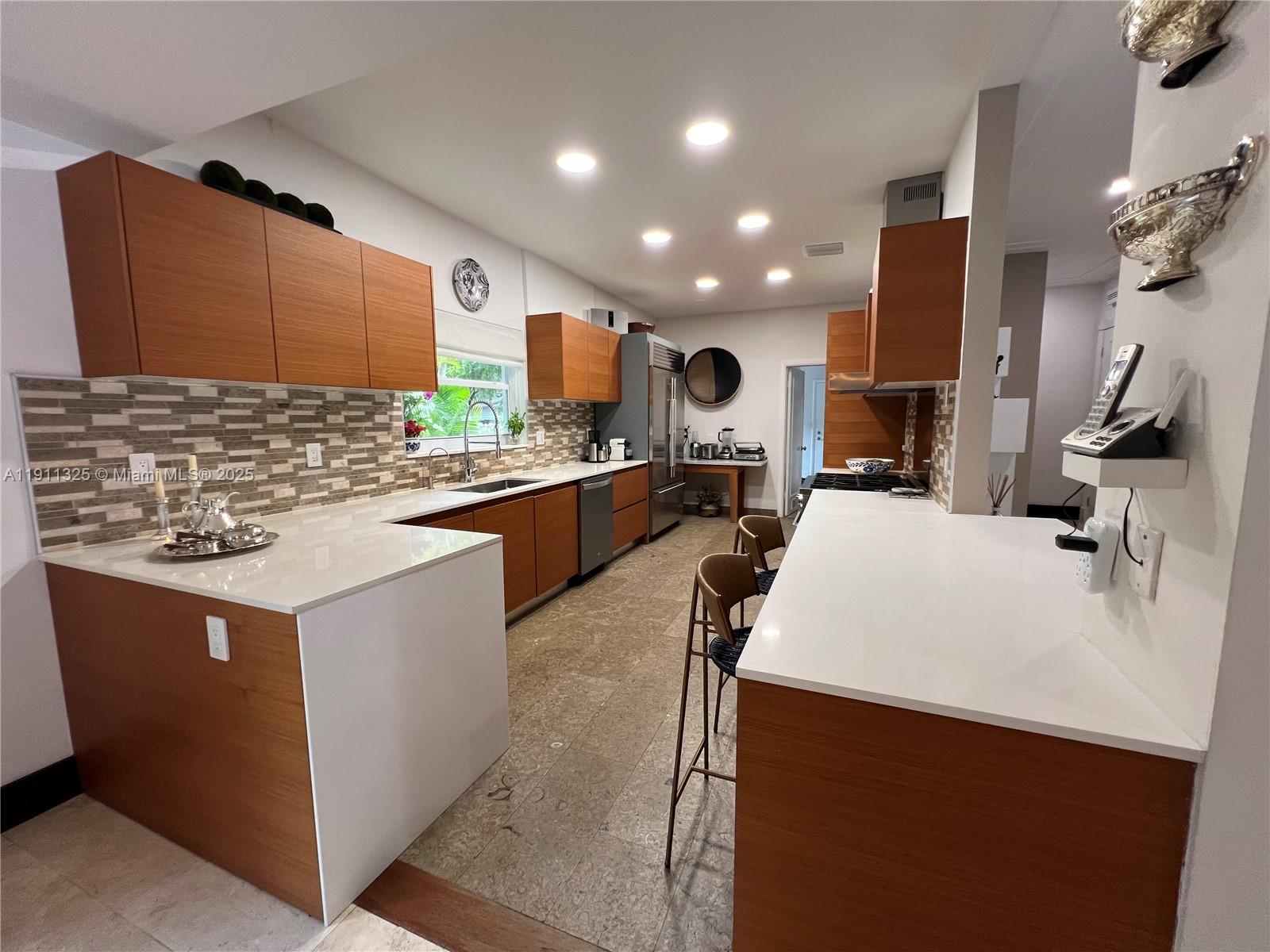 247 E East Shr Dr Miami, FL 33133