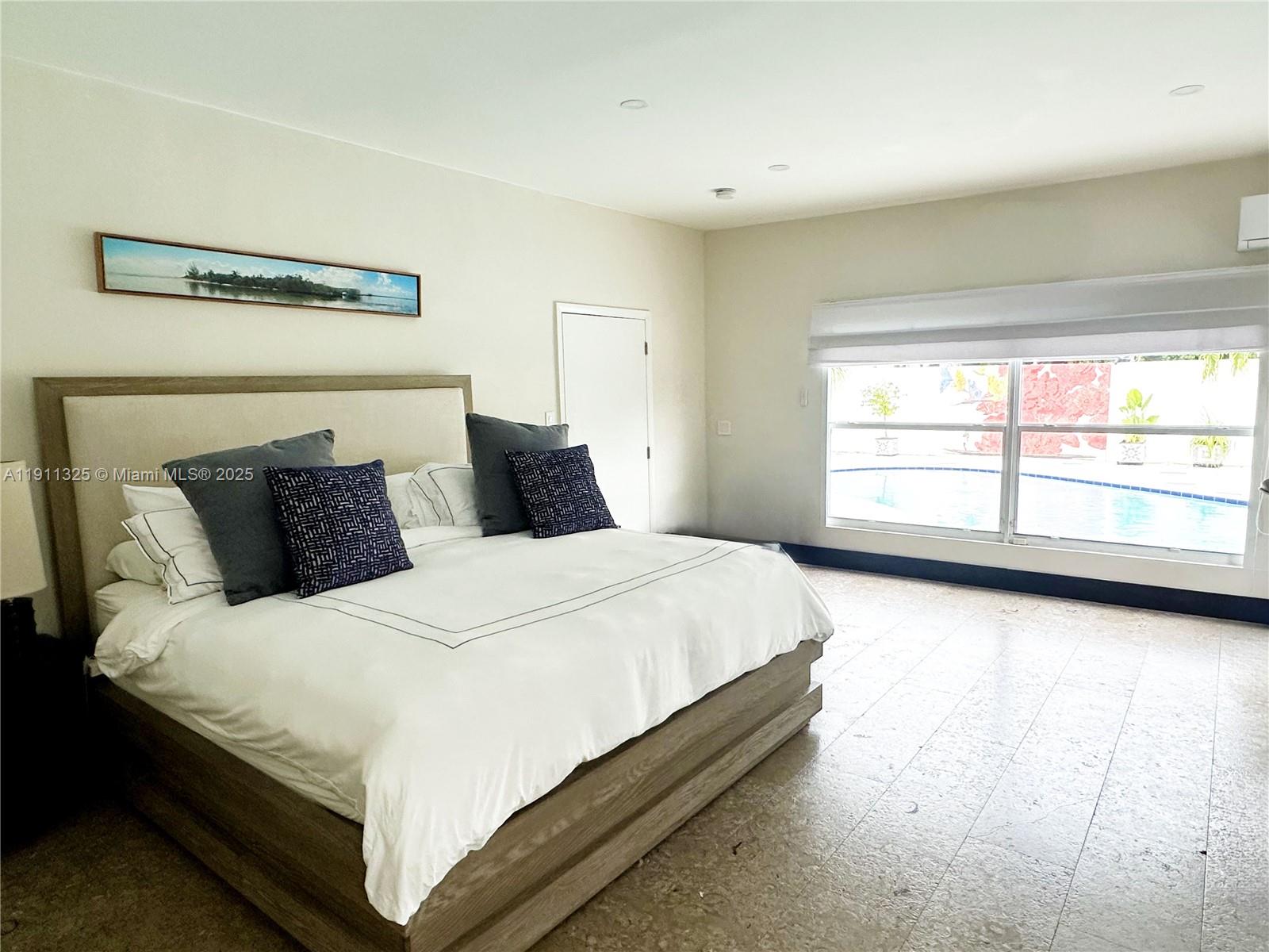 247 E East Shr Dr Miami, FL 33133