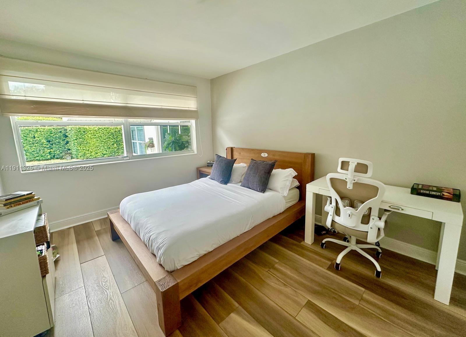 247 E East Shr Dr Miami, FL 33133