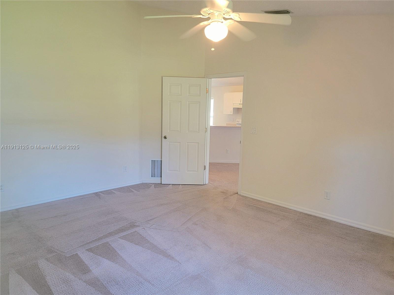 1092 W 13th Sq Vero Beach, FL 32960