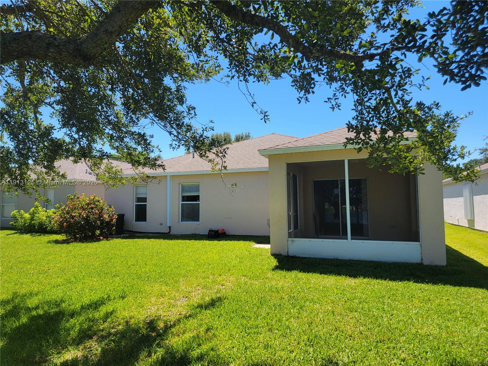 1092 W 13th Sq Vero Beach, FL 32960