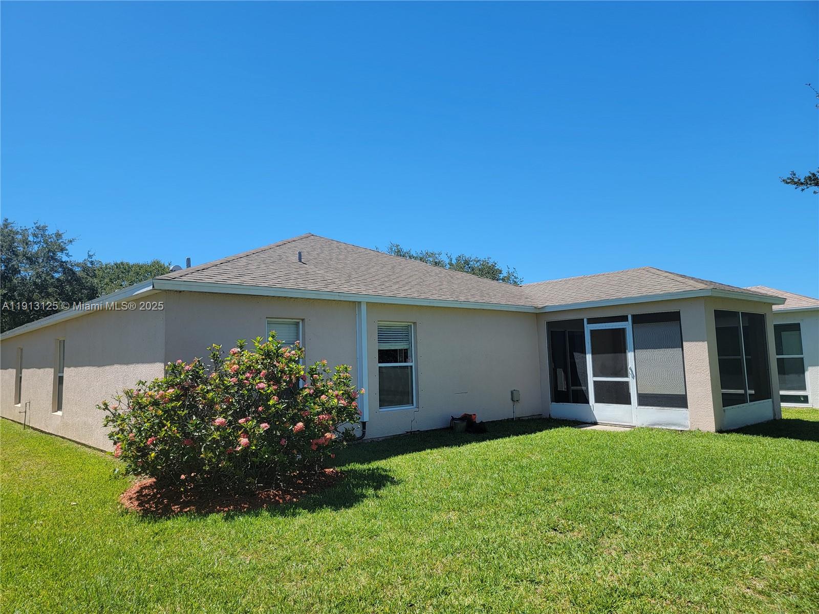 1092 W 13th Sq Vero Beach, FL 32960