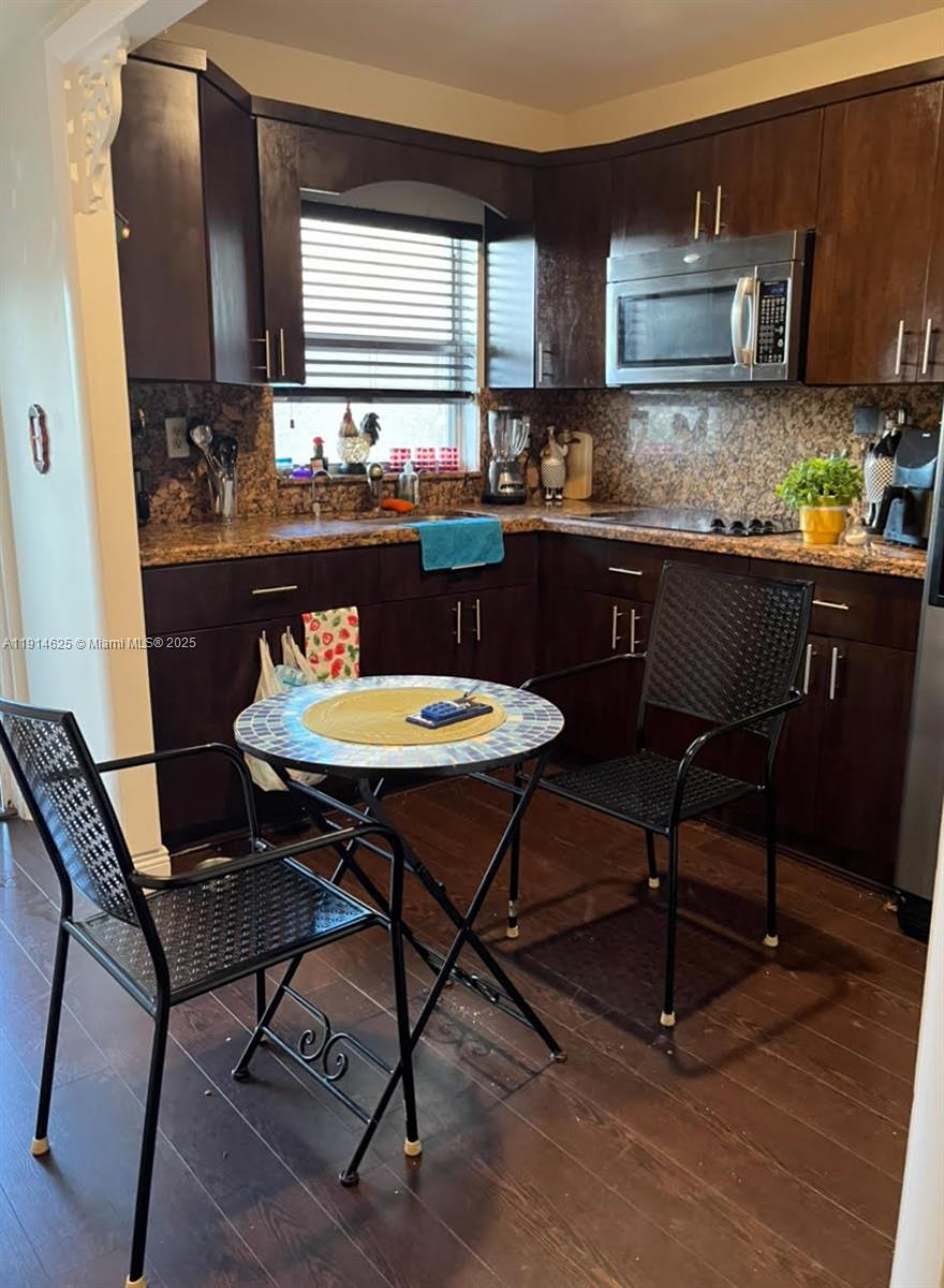 9360 Sunrise Lks Blvd #302