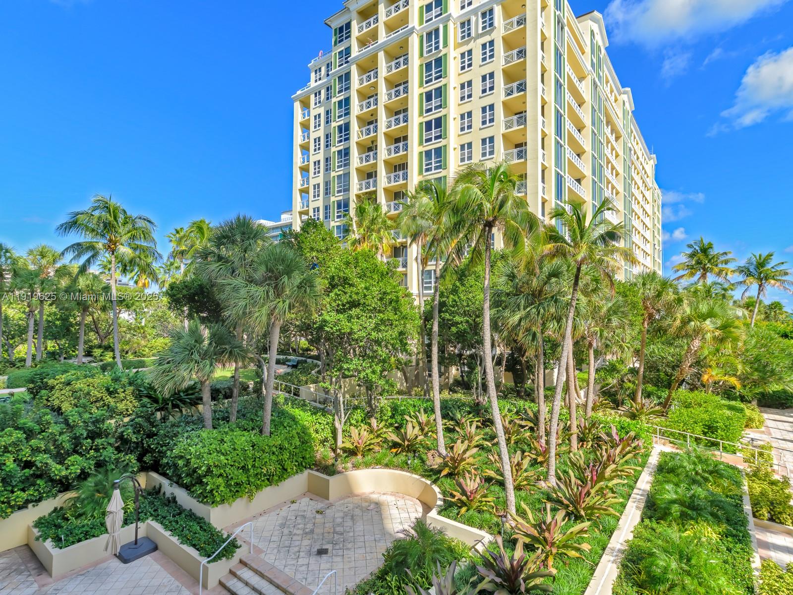 445 Grand Bay Dr #303 Key Biscayne, FL 33149