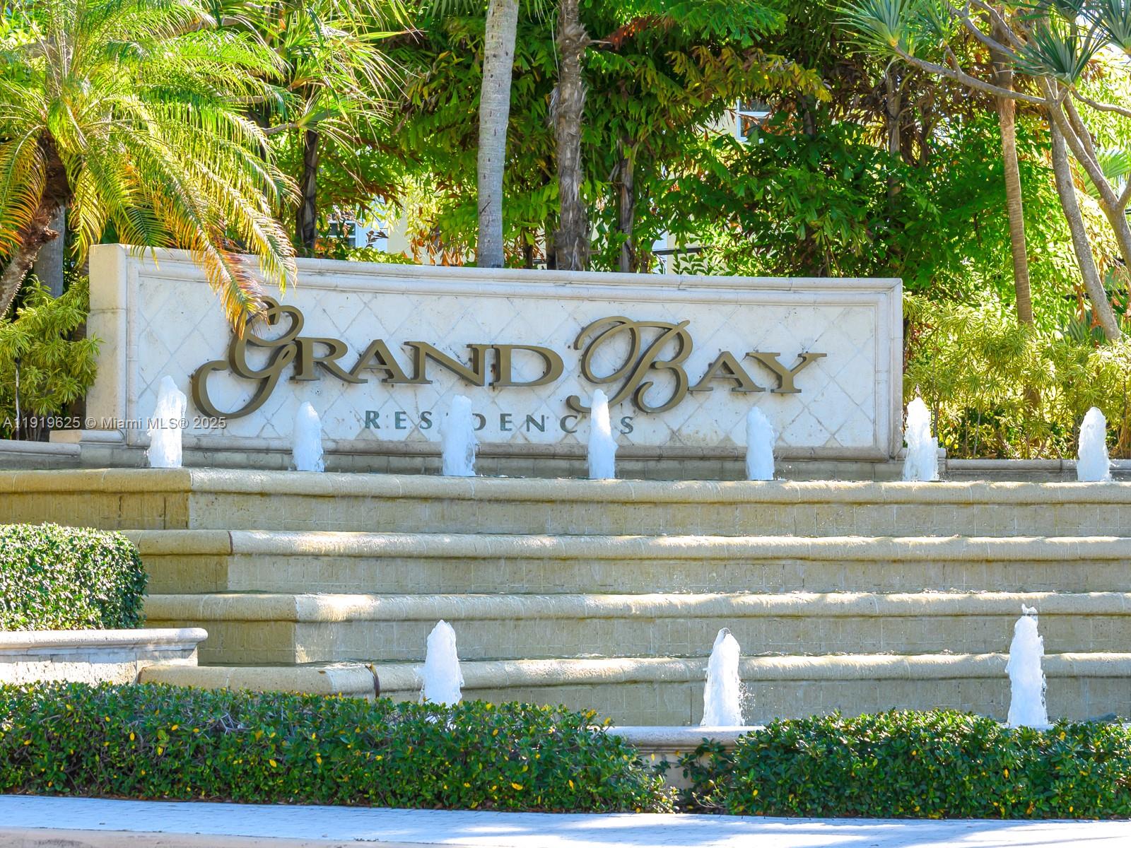 445 Grand Bay Dr #303 Key Biscayne, FL 33149