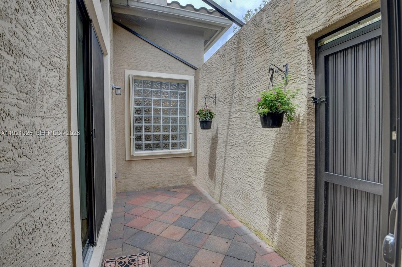 8181 Banpo Brg Way Delray Beach, FL 33446