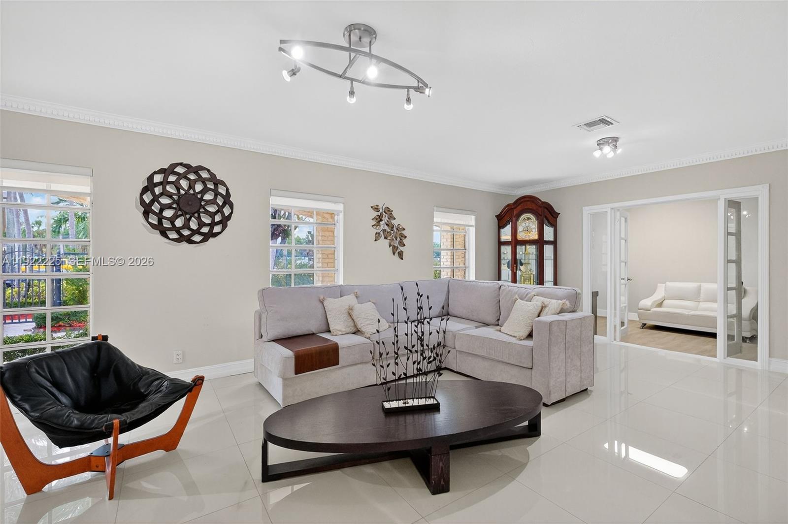 9261 SW 88th St Miami, FL 33176