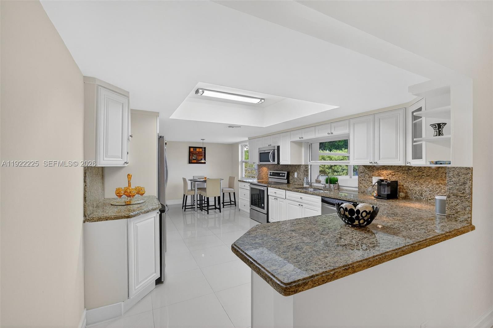 9261 SW 88th St Miami, FL 33176