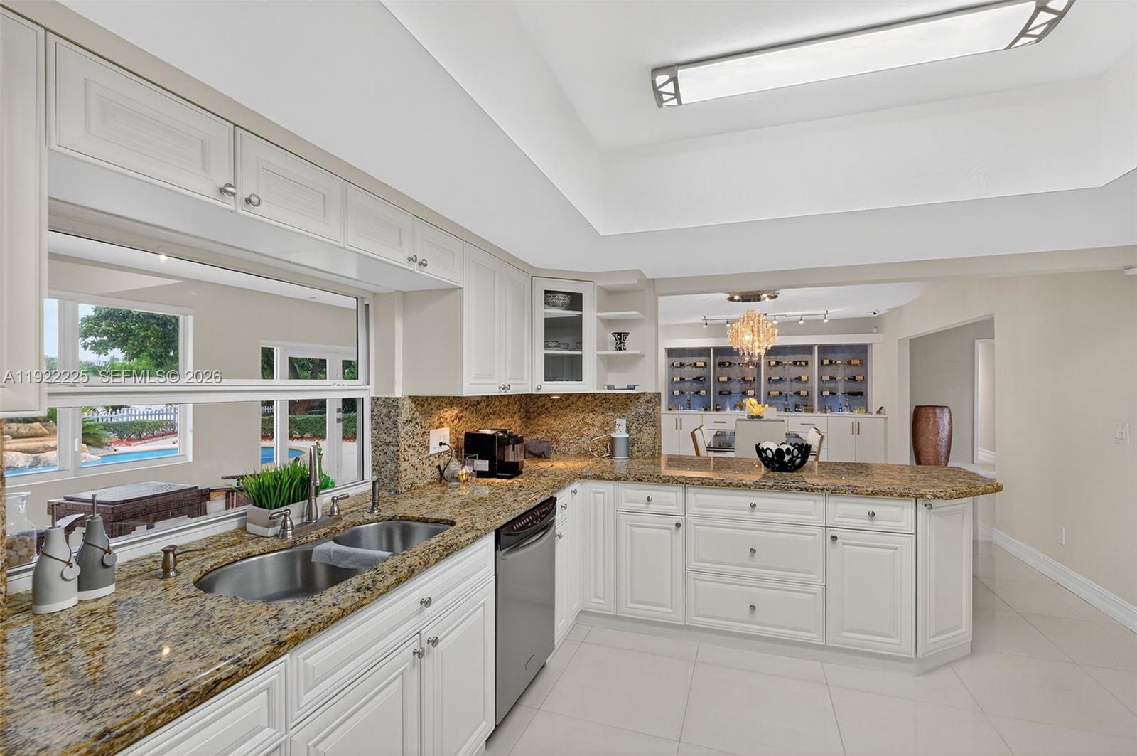 9261 SW 88th St Miami, FL 33176