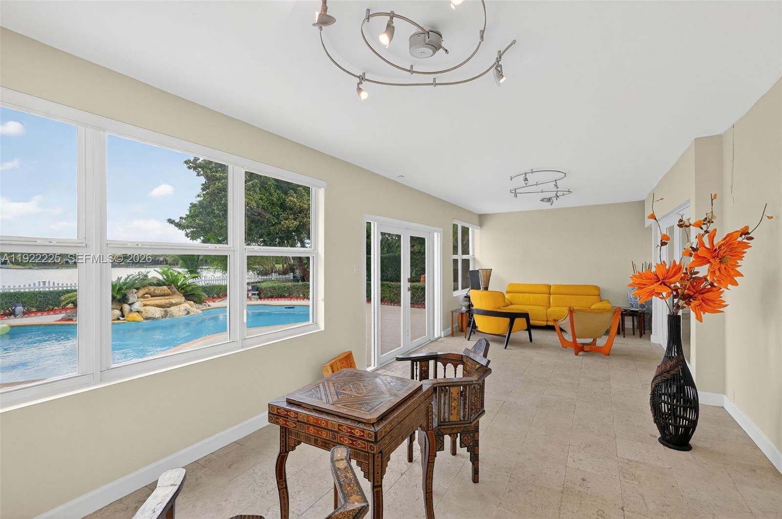 9261 SW 88th St Miami, FL 33176