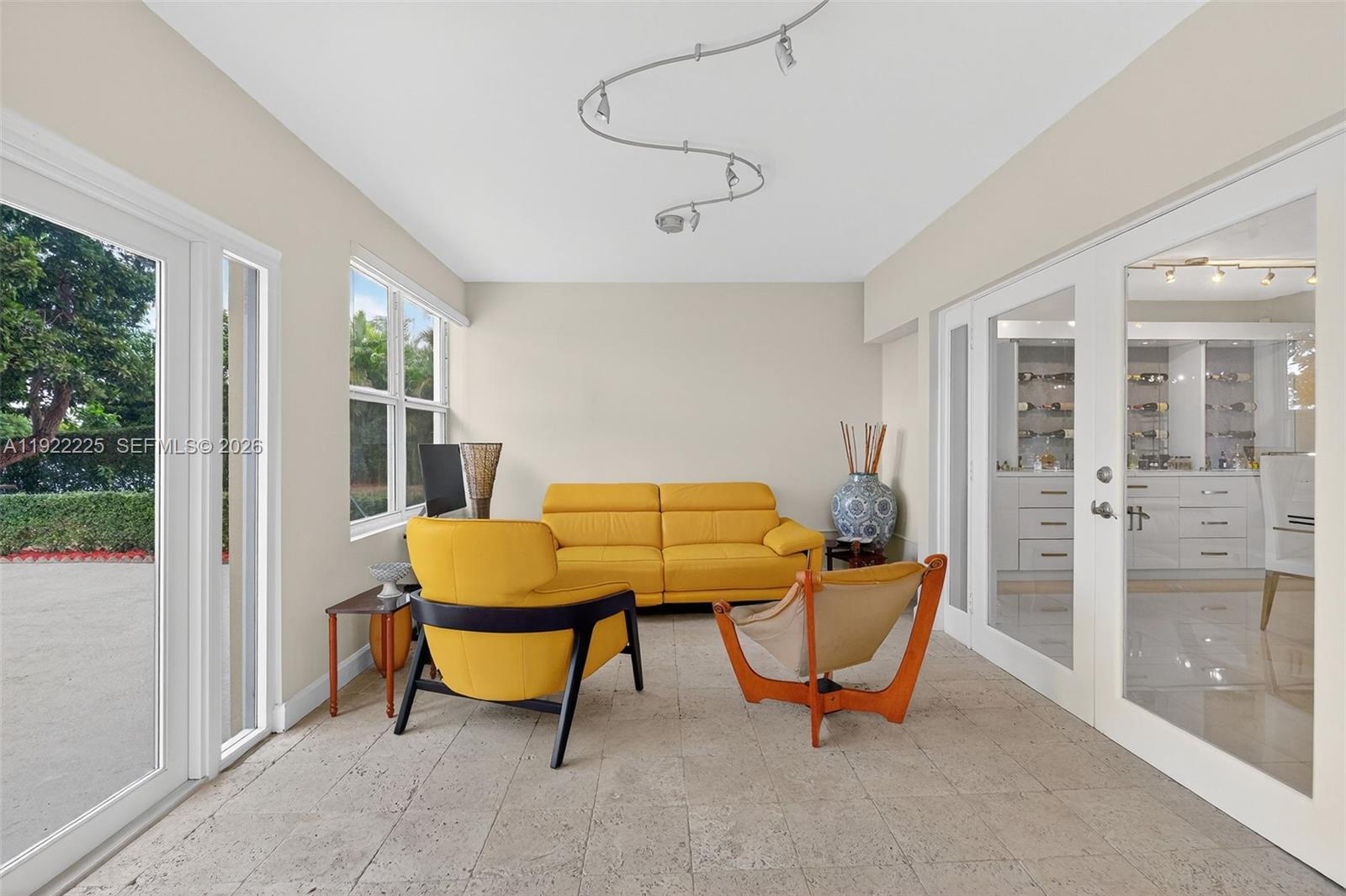 9261 SW 88th St Miami, FL 33176