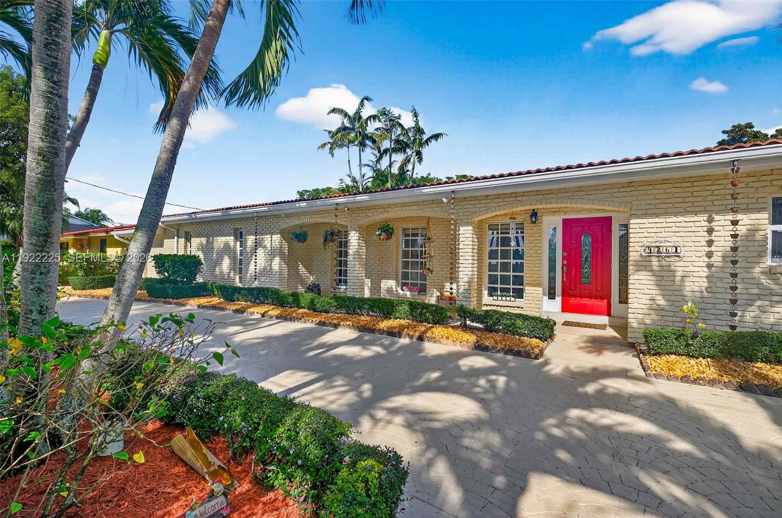9261 SW 88th St Miami, FL 33176