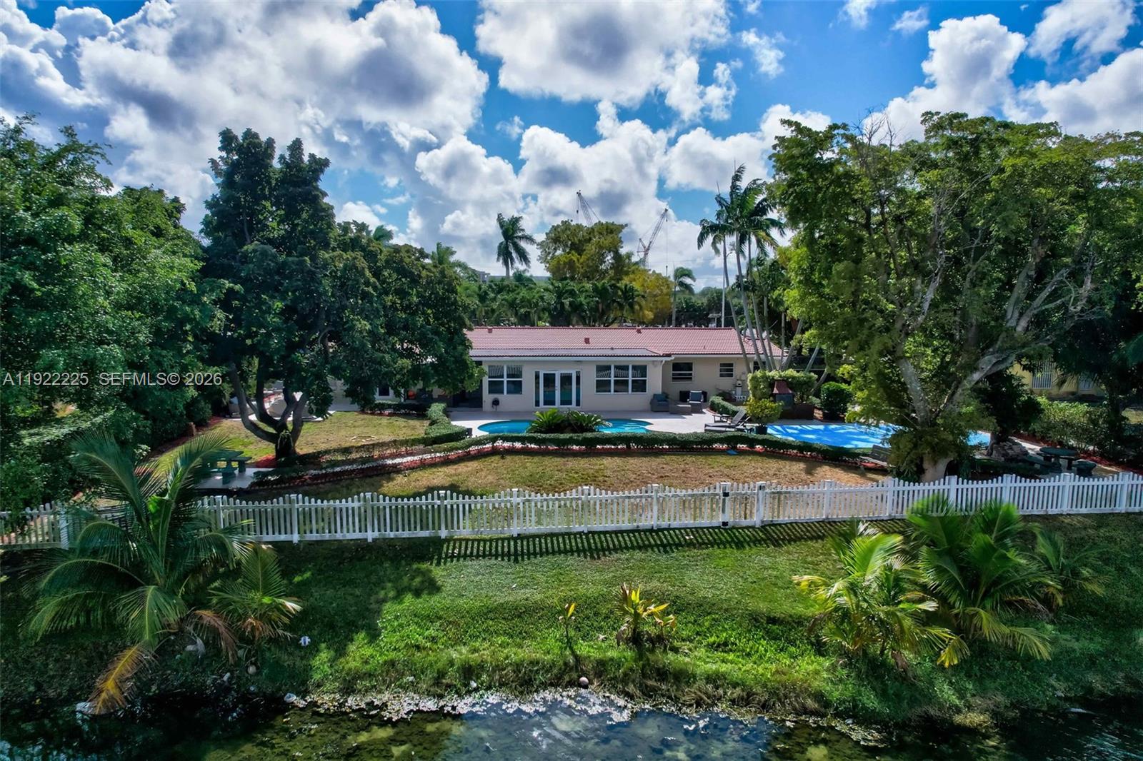 9261 SW 88th St Miami, FL 33176