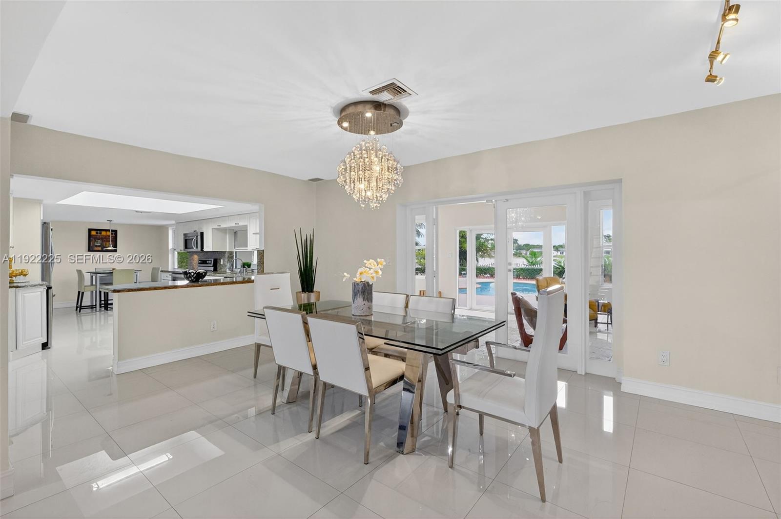 9261 SW 88th St Miami, FL 33176