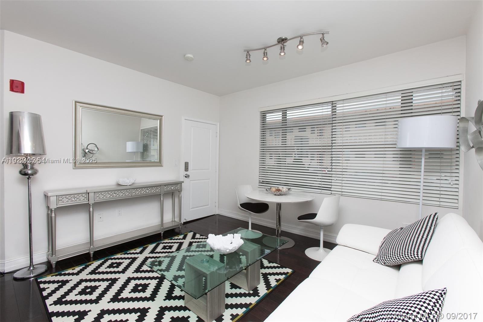 611 11th St #104 Miami Beach, FL 33139