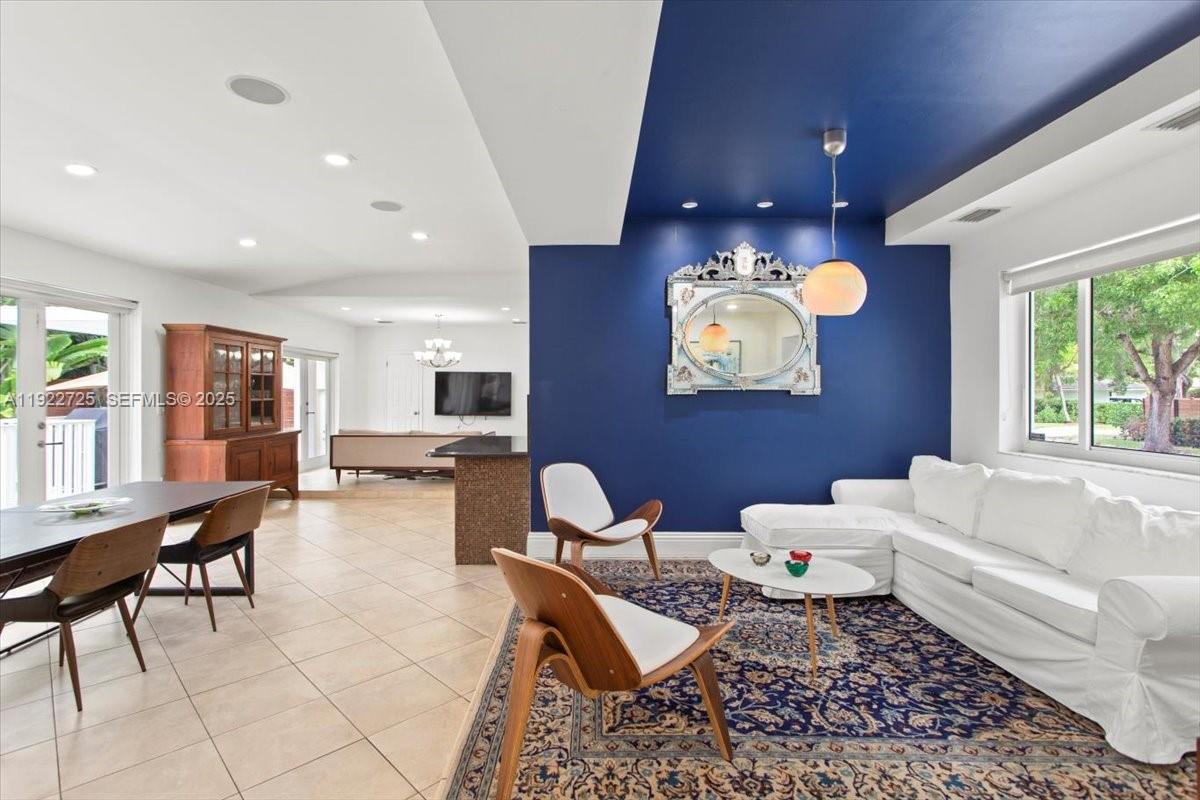 4190 Pamona Ave Miami, FL 33133