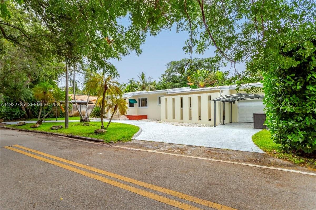 4190 Pamona Ave Miami, FL 33133