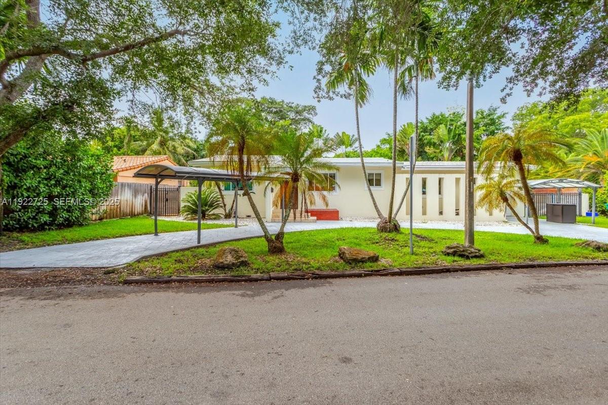 4190 Pamona Ave Miami, FL 33133