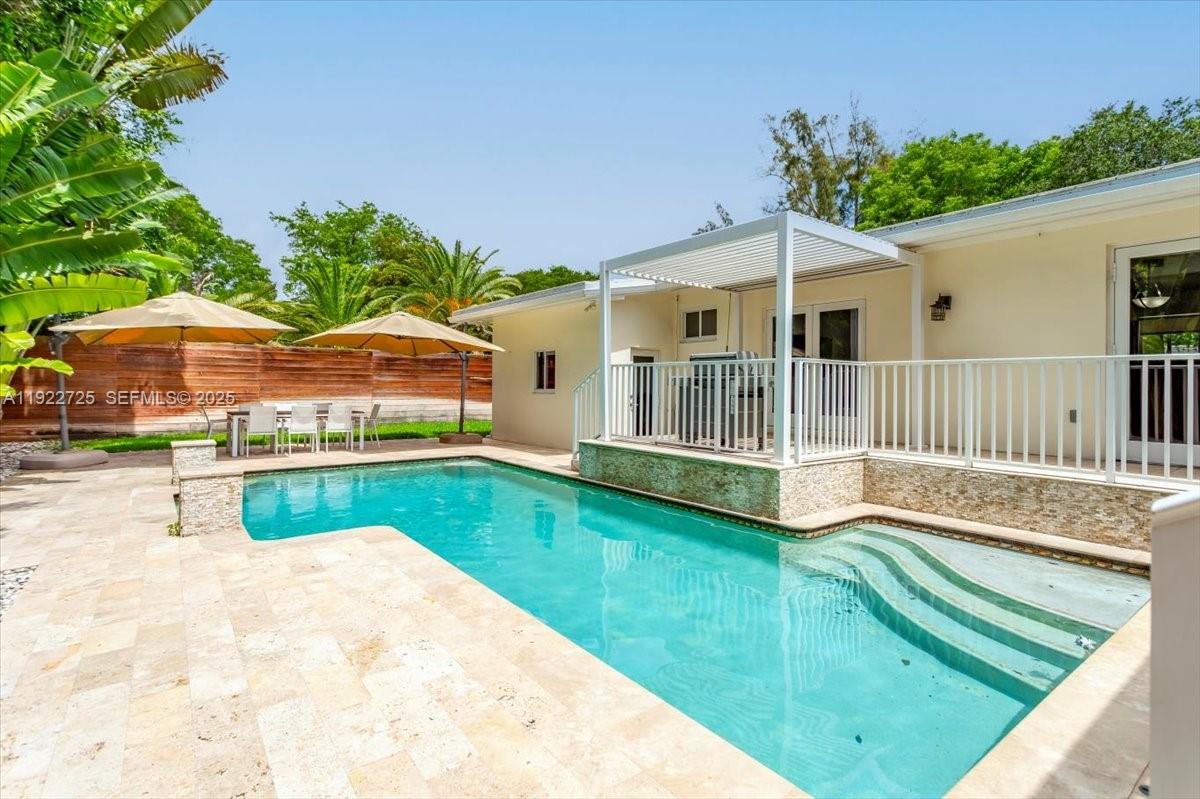 4190 Pamona Ave Miami, FL 33133