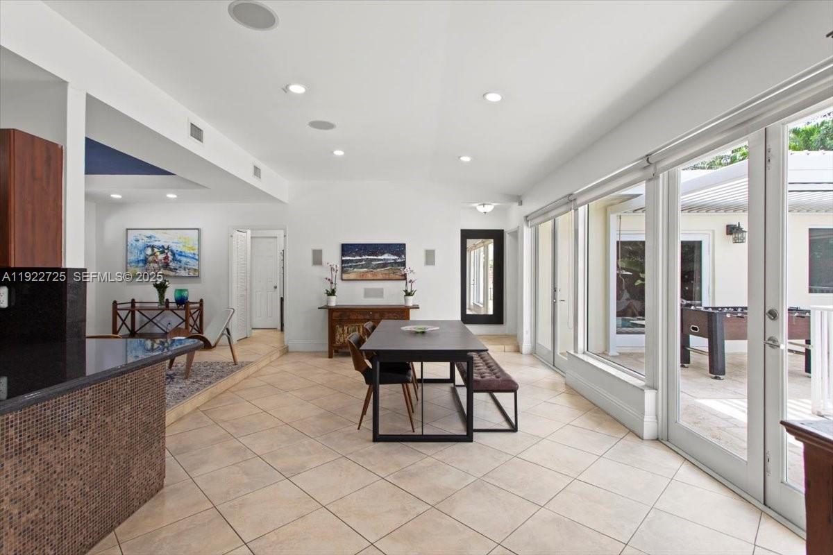 4190 Pamona Ave Miami, FL 33133