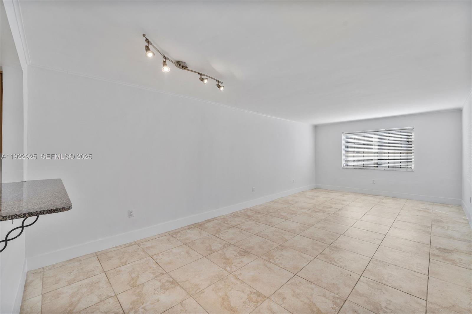 201 Galen Dr #104 Key Biscayne, FL 33149
