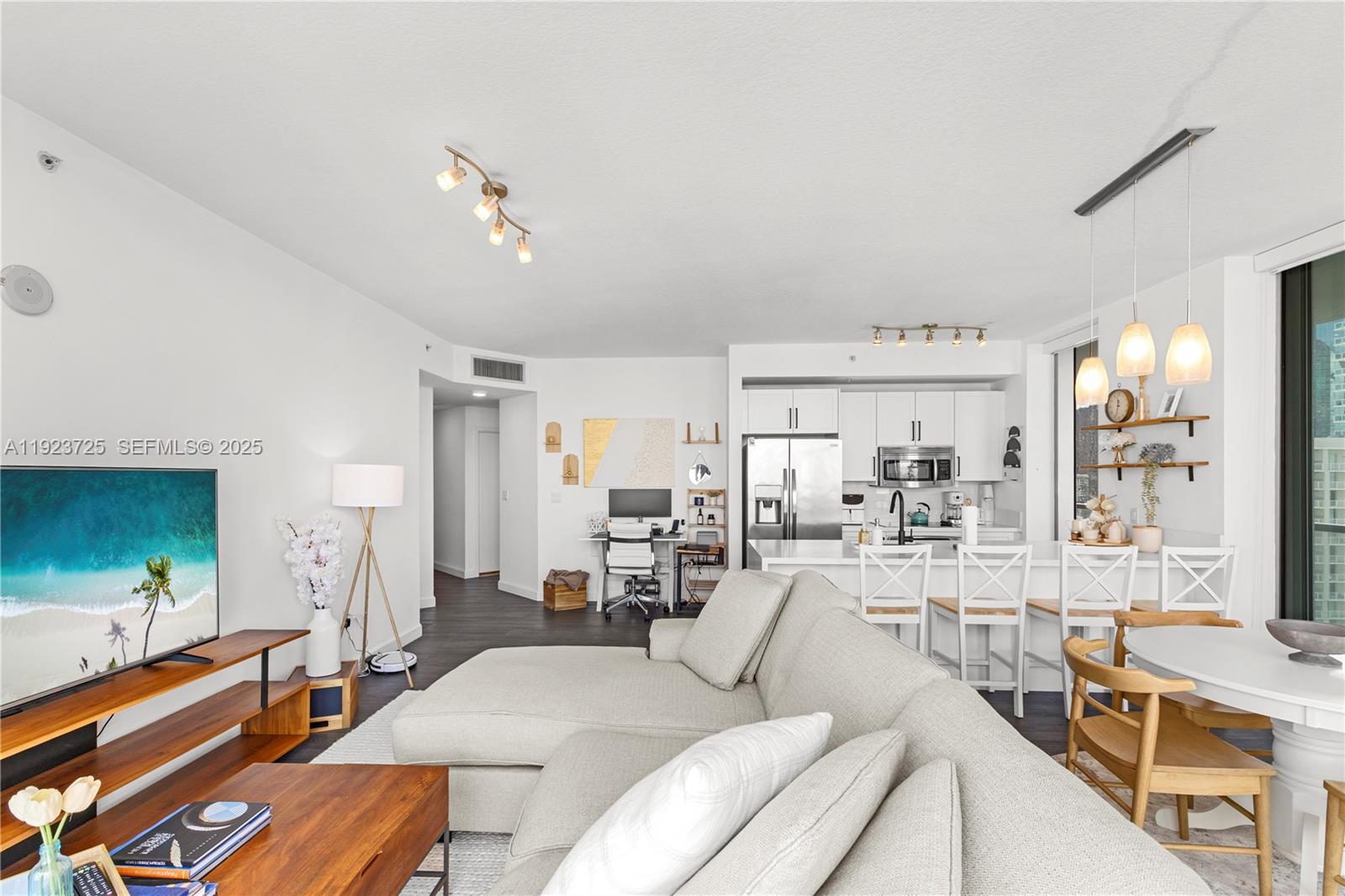 1111 SW 1st Ave #2614-N Miami, FL 33130