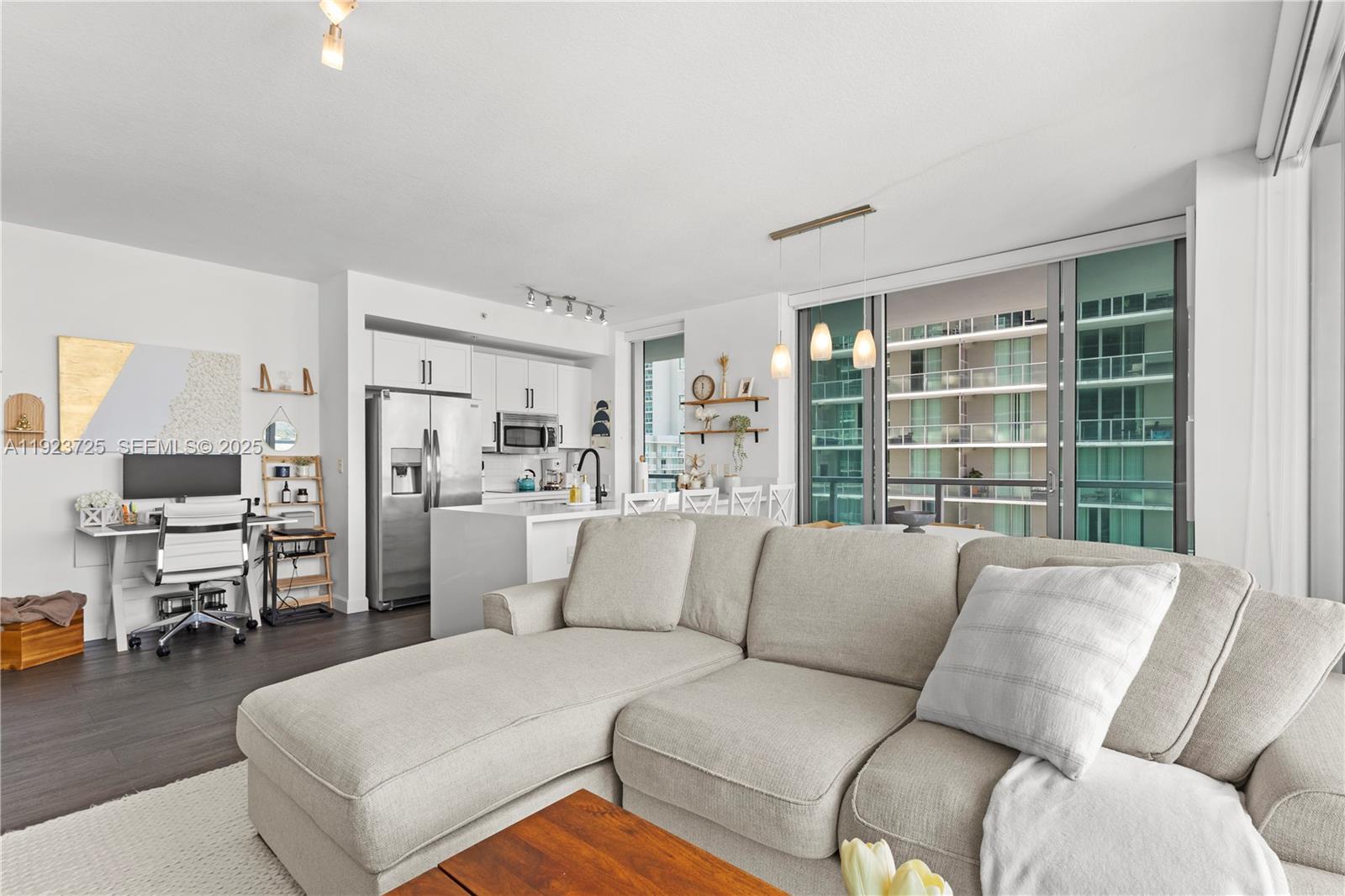 1111 SW 1st Ave #2614-N Miami, FL 33130