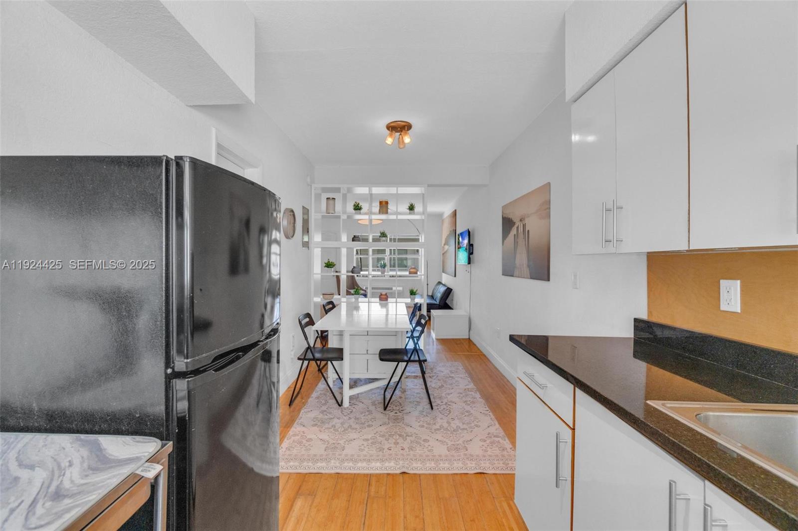 8080 Tatum Waterway Dr #25 Miami Beach, FL 33141