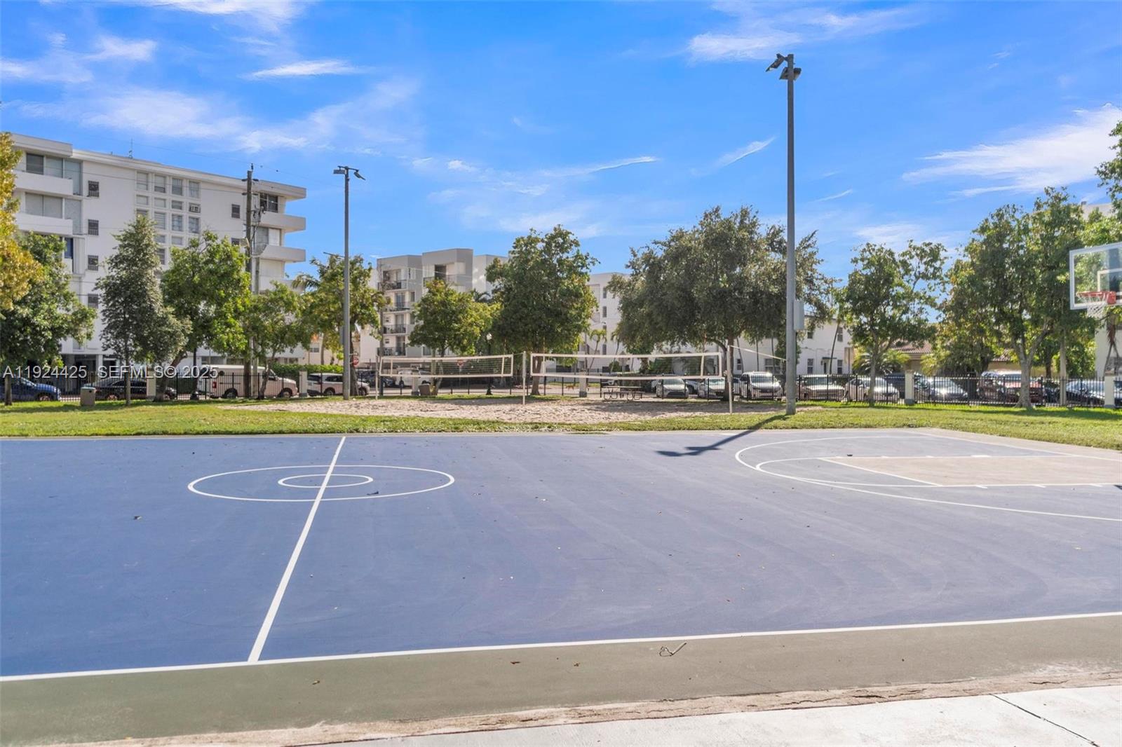 8080 Tatum Waterway Dr #25 Miami Beach, FL 33141