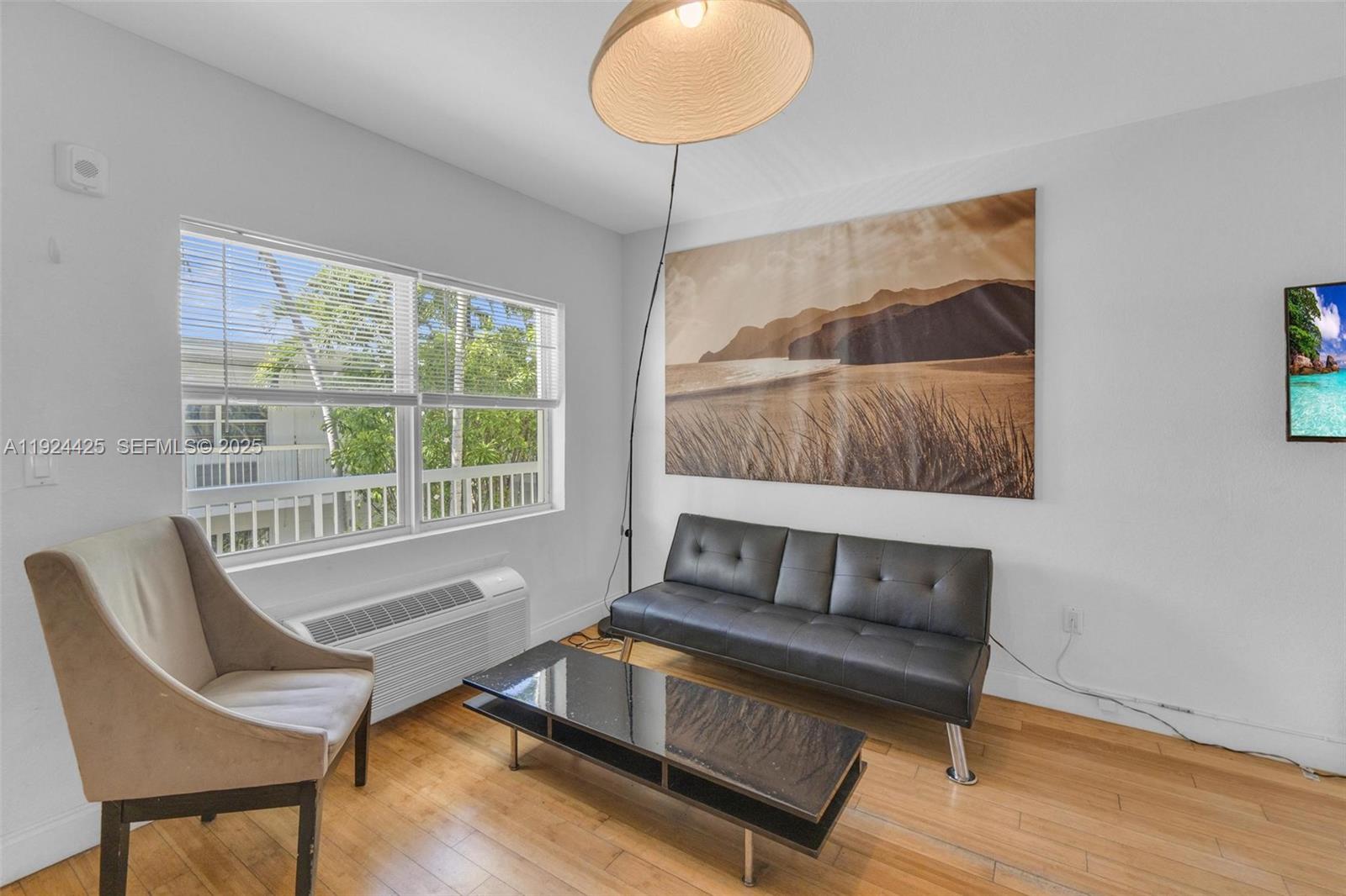 8080 Tatum Waterway Dr #25 Miami Beach, FL 33141