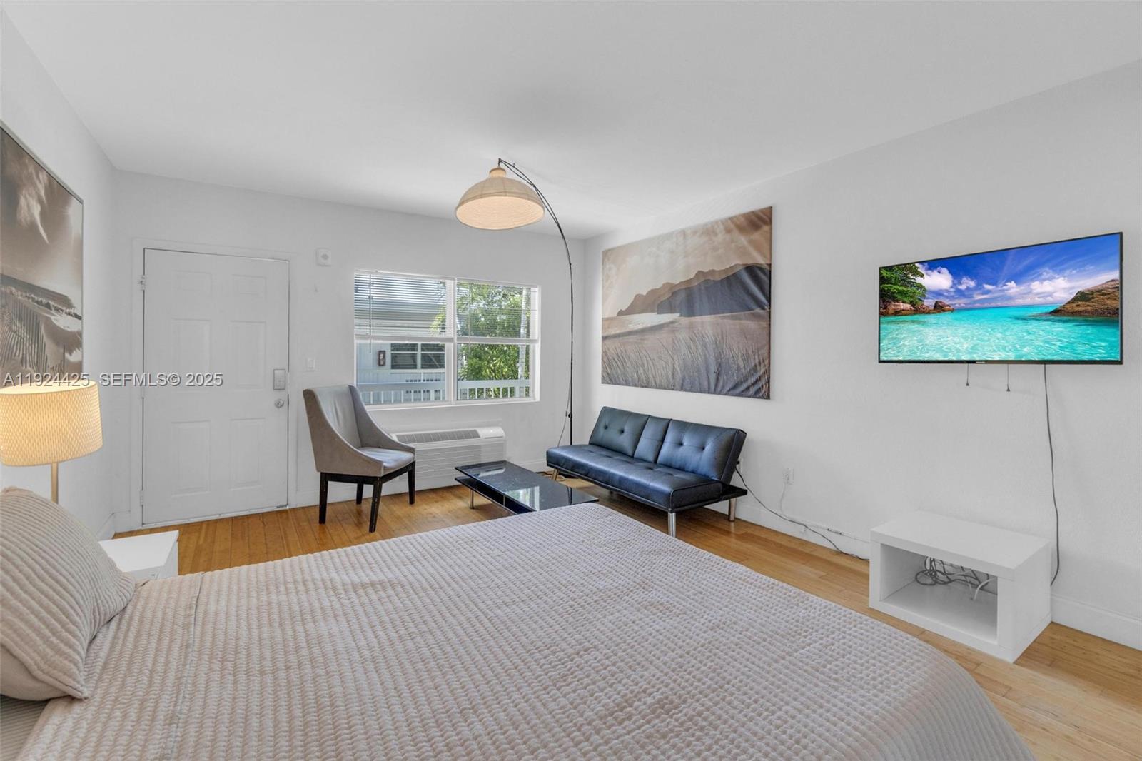 8080 Tatum Waterway Dr #25 Miami Beach, FL 33141