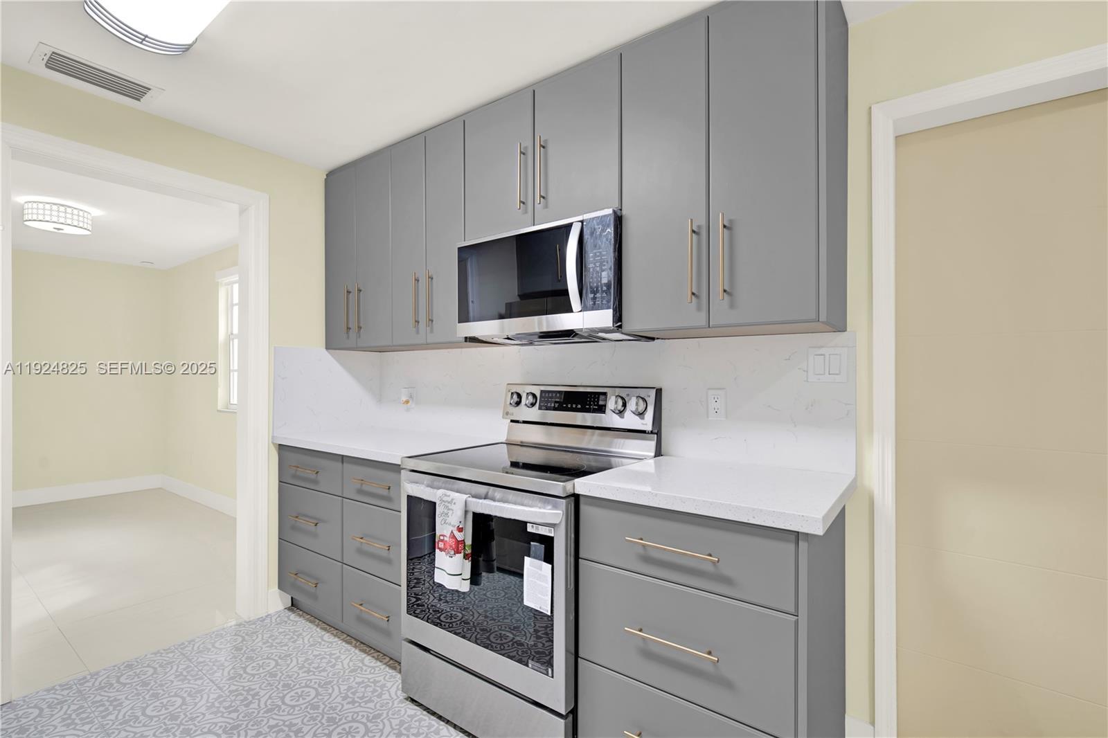 Undisclosed Address Miami, FL 33170