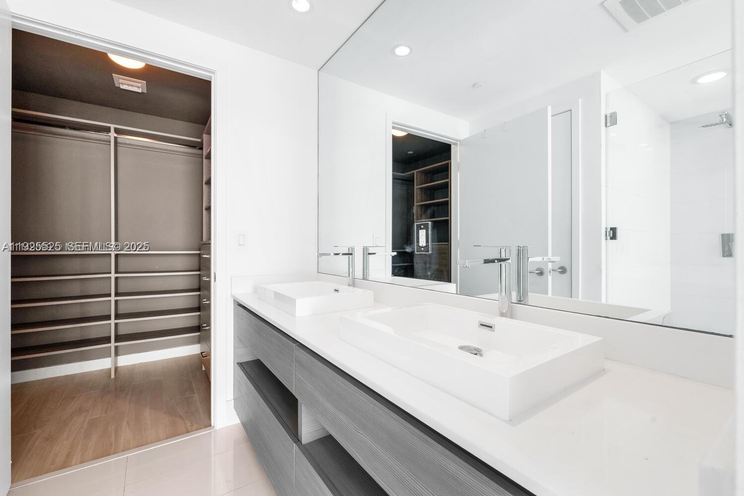 460 NE 28th St #3907 Miami, FL 33137