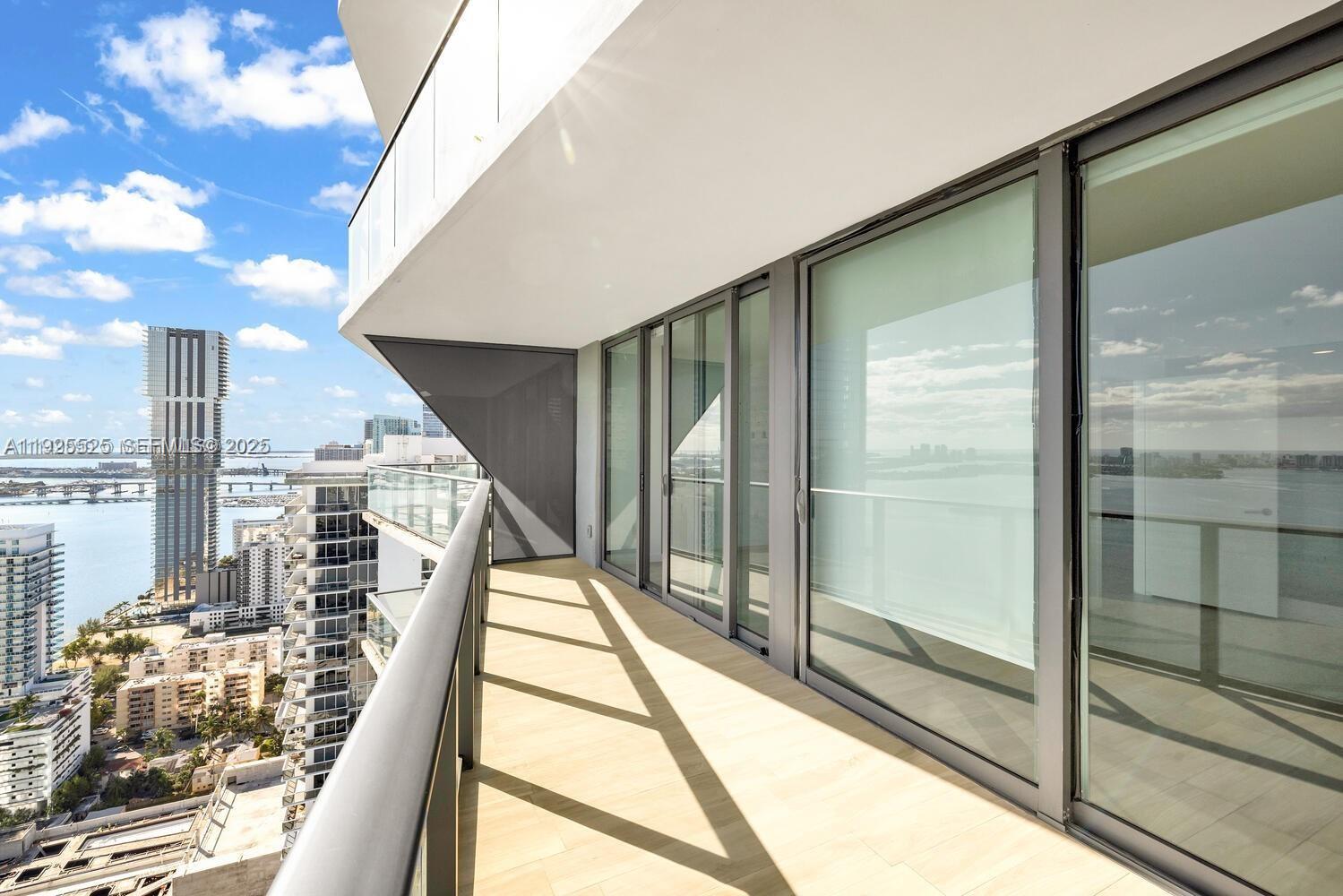 460 NE 28th St #3907 Miami, FL 33137