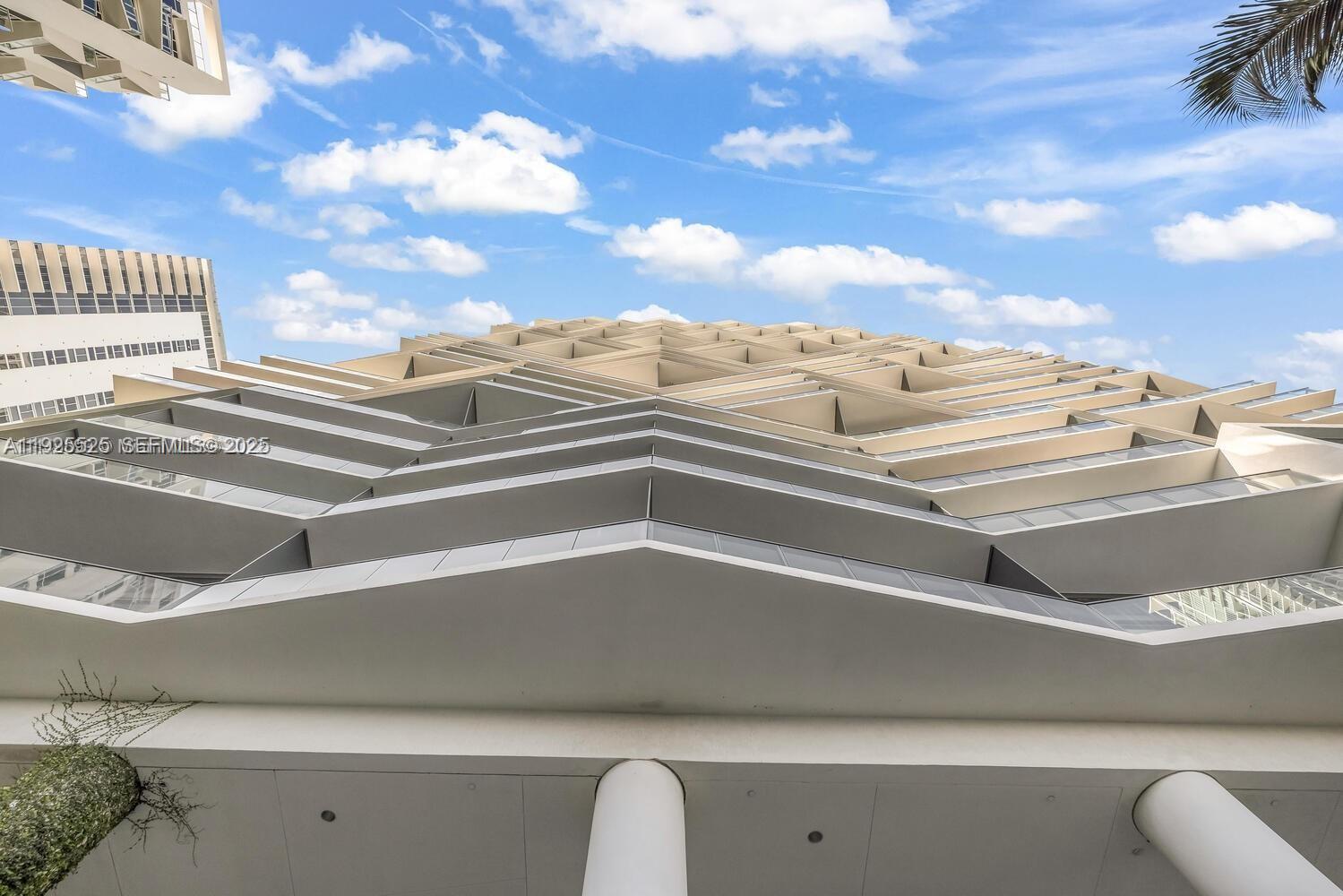 460 NE 28th St #3907 Miami, FL 33137