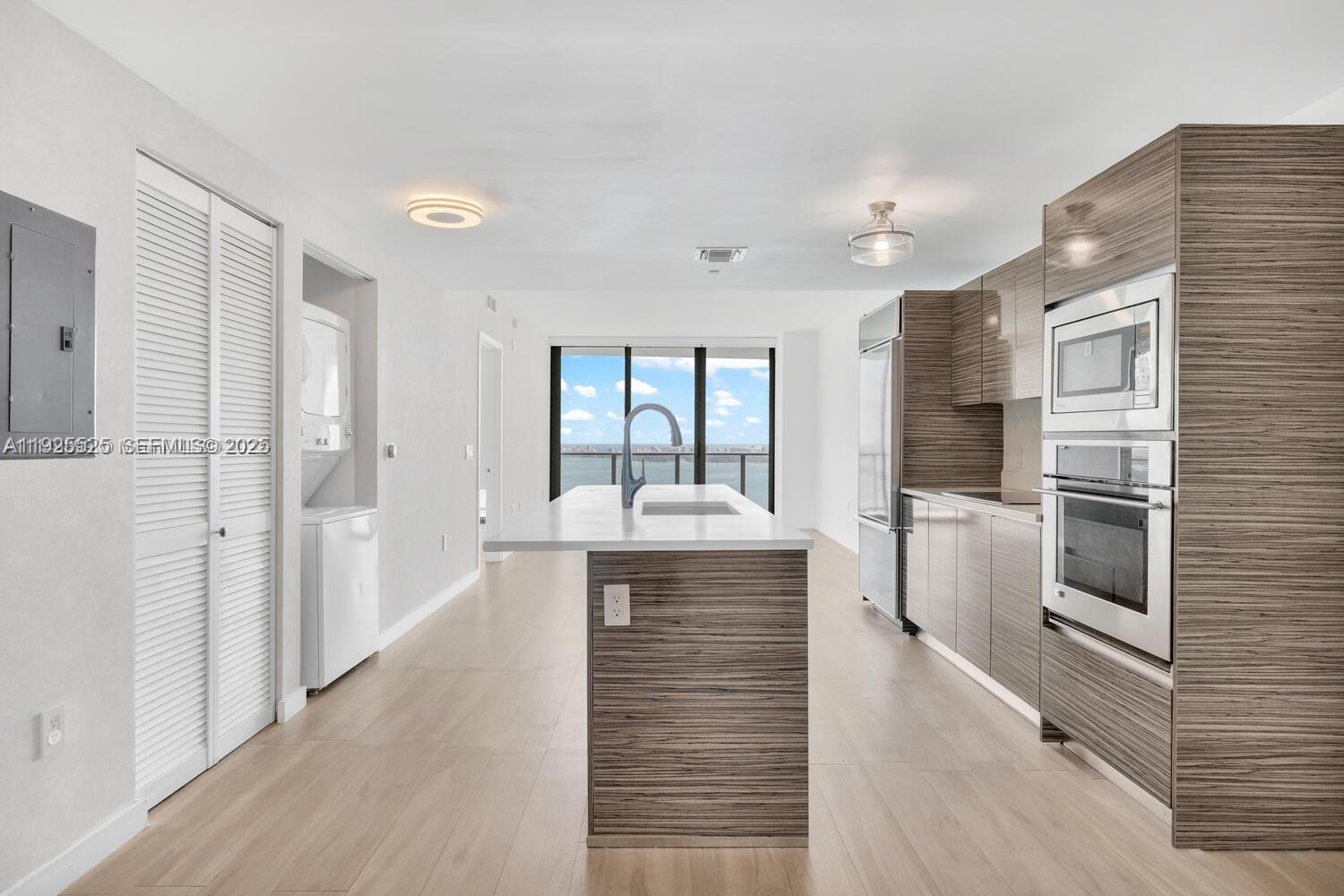 460 NE 28th St #3907 Miami, FL 33137