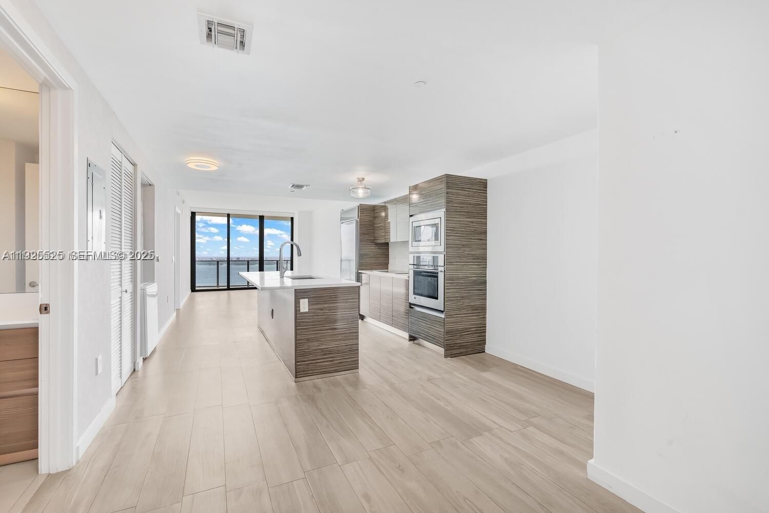 460 NE 28th St #3907 Miami, FL 33137