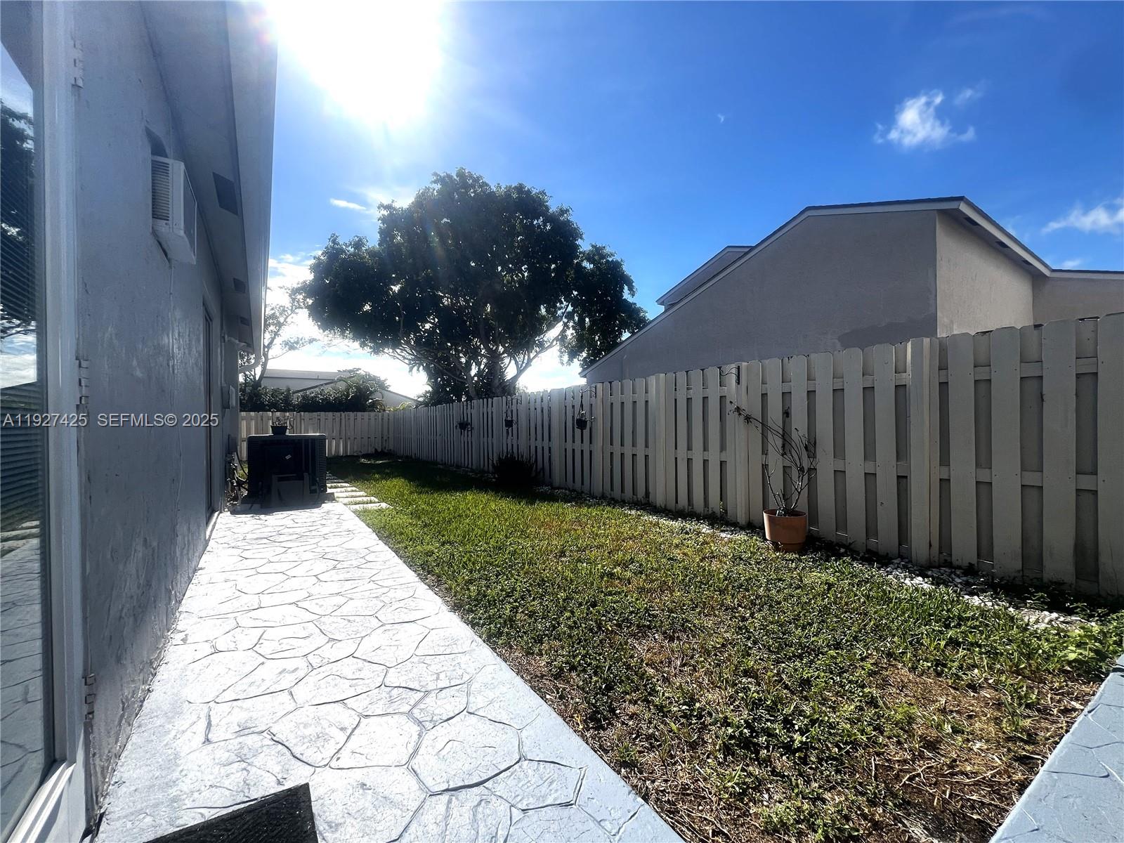 14731 N Beckley Sq Davie, FL 33325