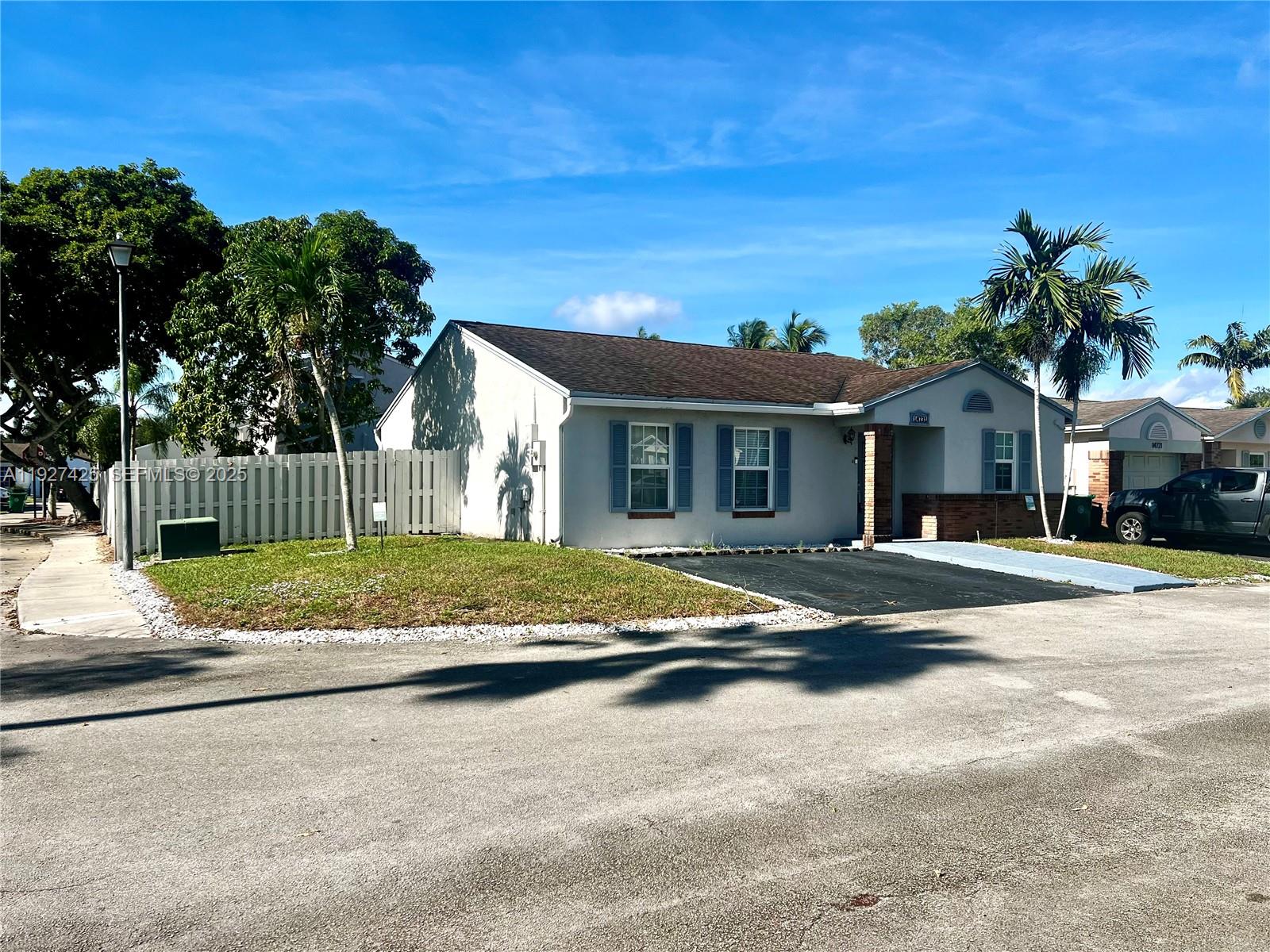 14731 N Beckley Sq Davie, FL 33325