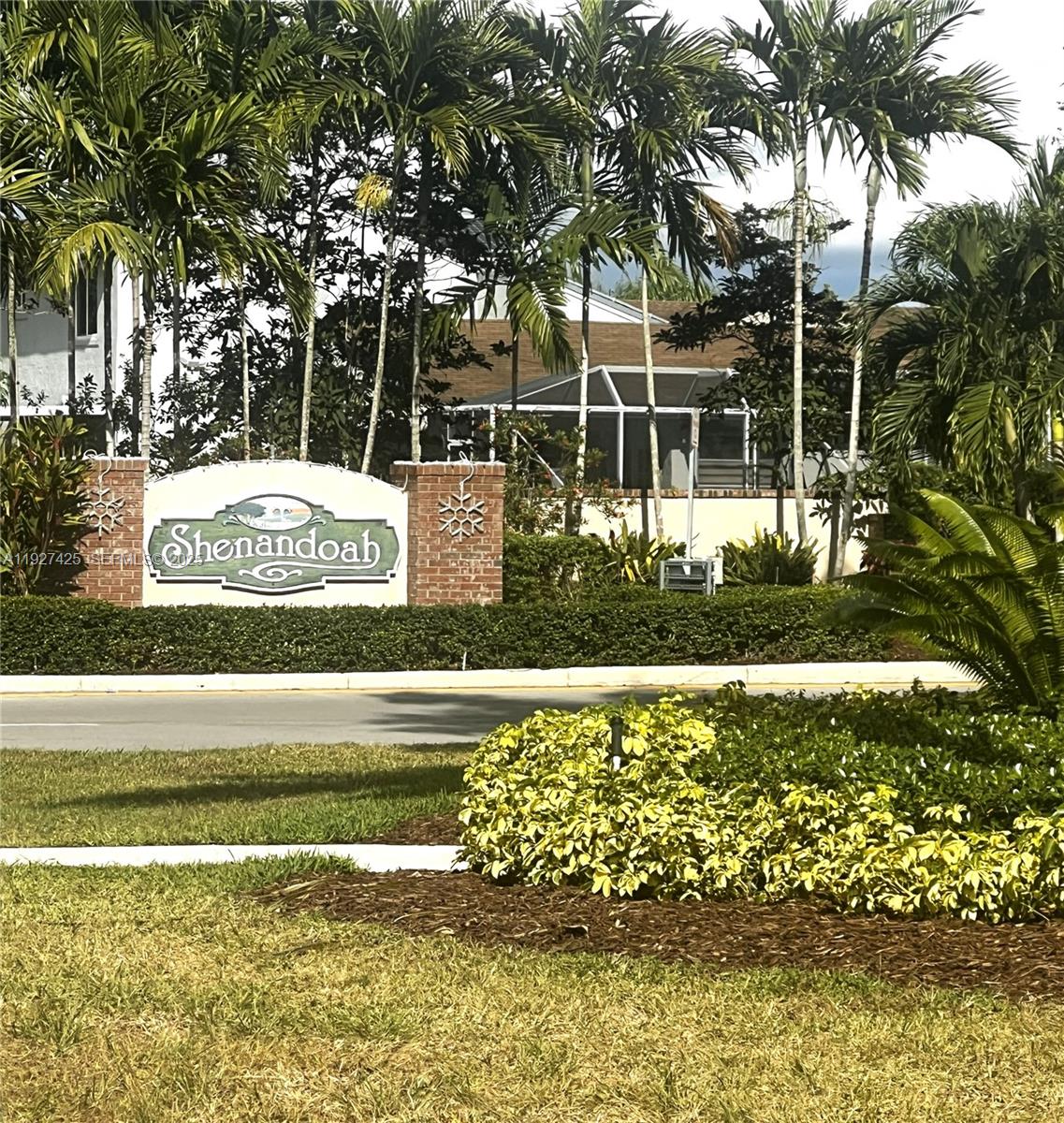 14731 N Beckley Sq Davie, FL 33325